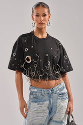 RING AROUND ME CROPPED TEE