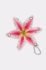 ON THE STREET PIERCED FLOWER KEYCHIAN SET