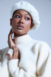 PEARLY WHITES FLUFFY BERET