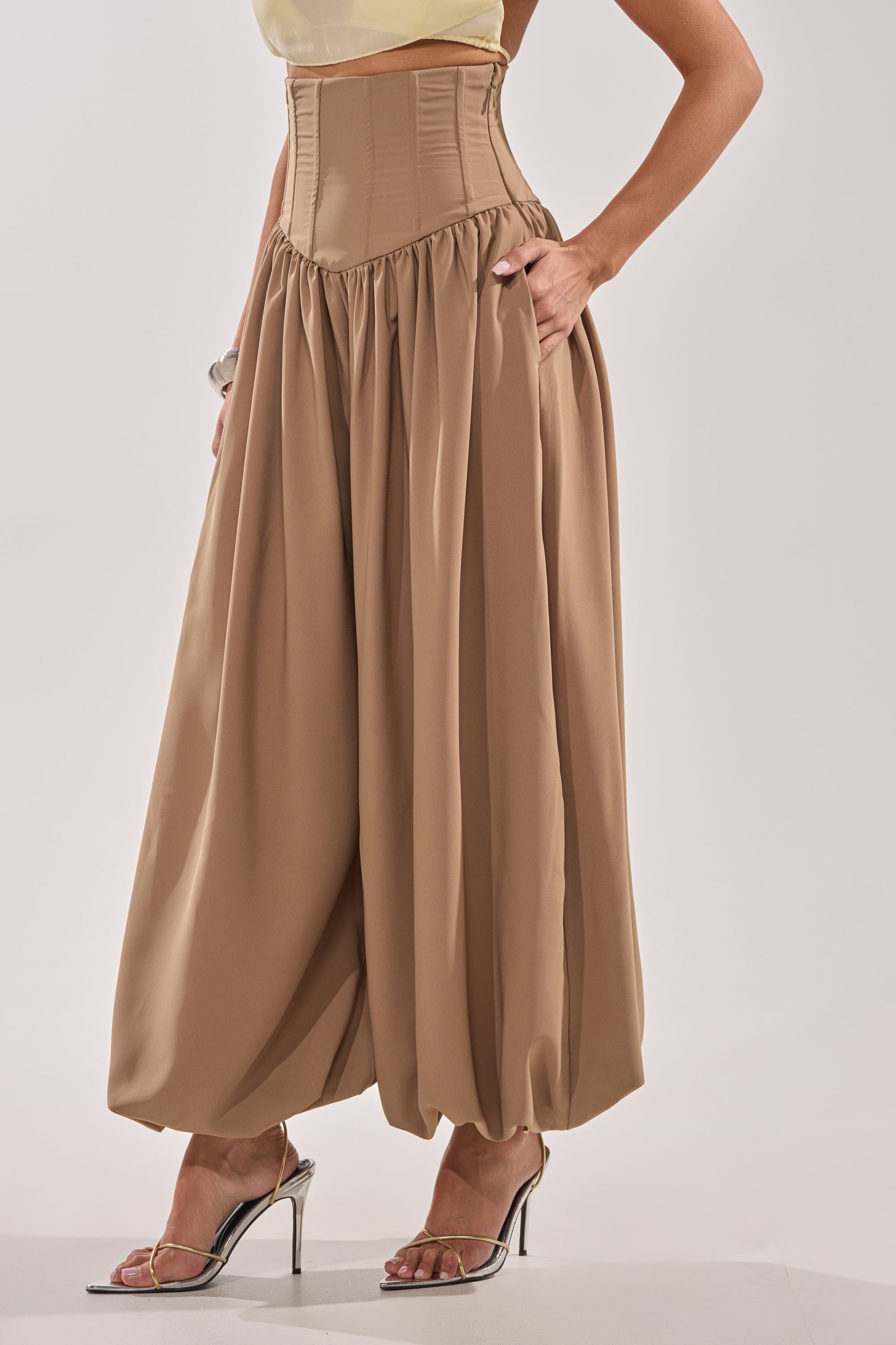 FEELING LUXE CORSETED BALLOON PANT