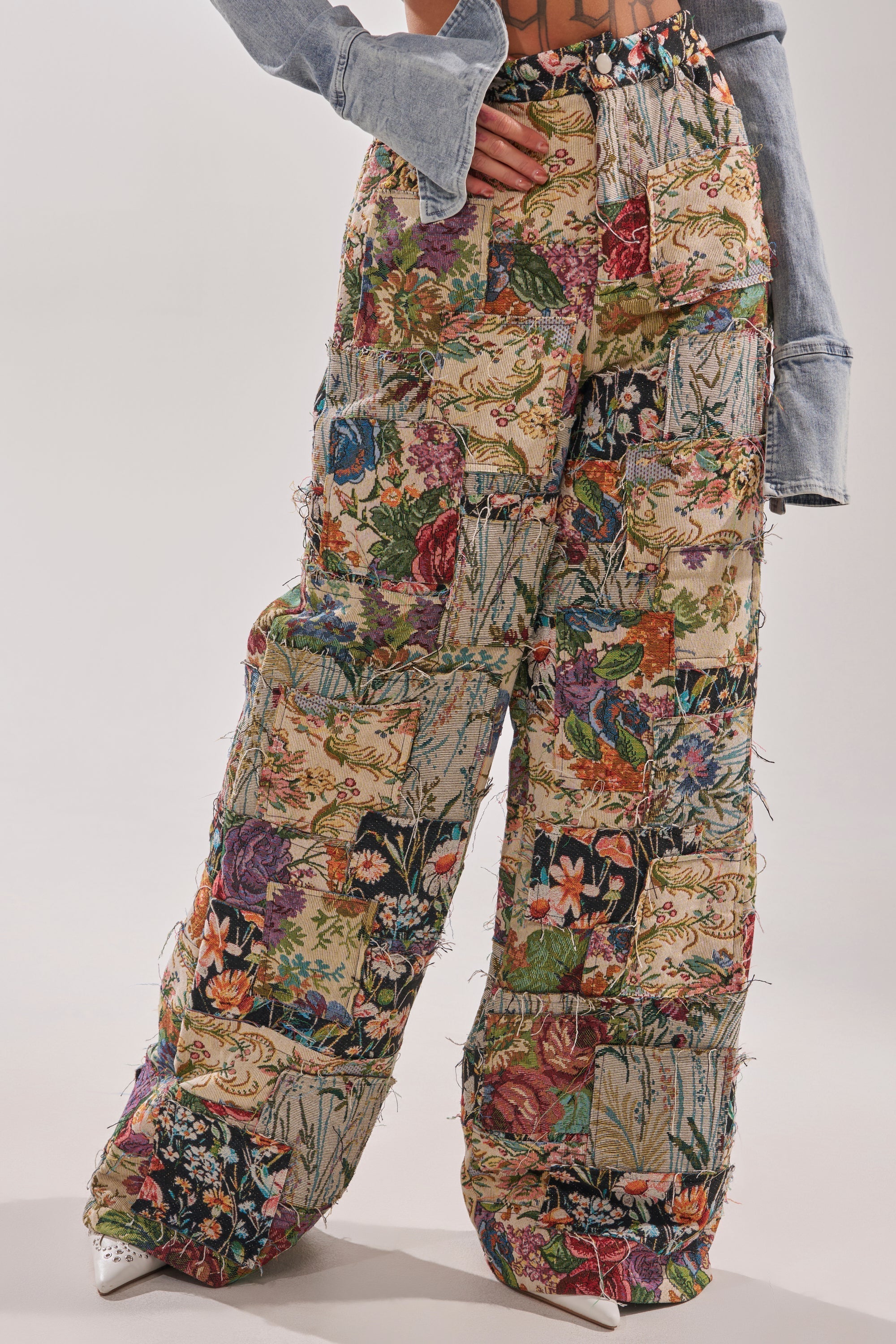 OUT OF MY MIND TAPESTRY PANT