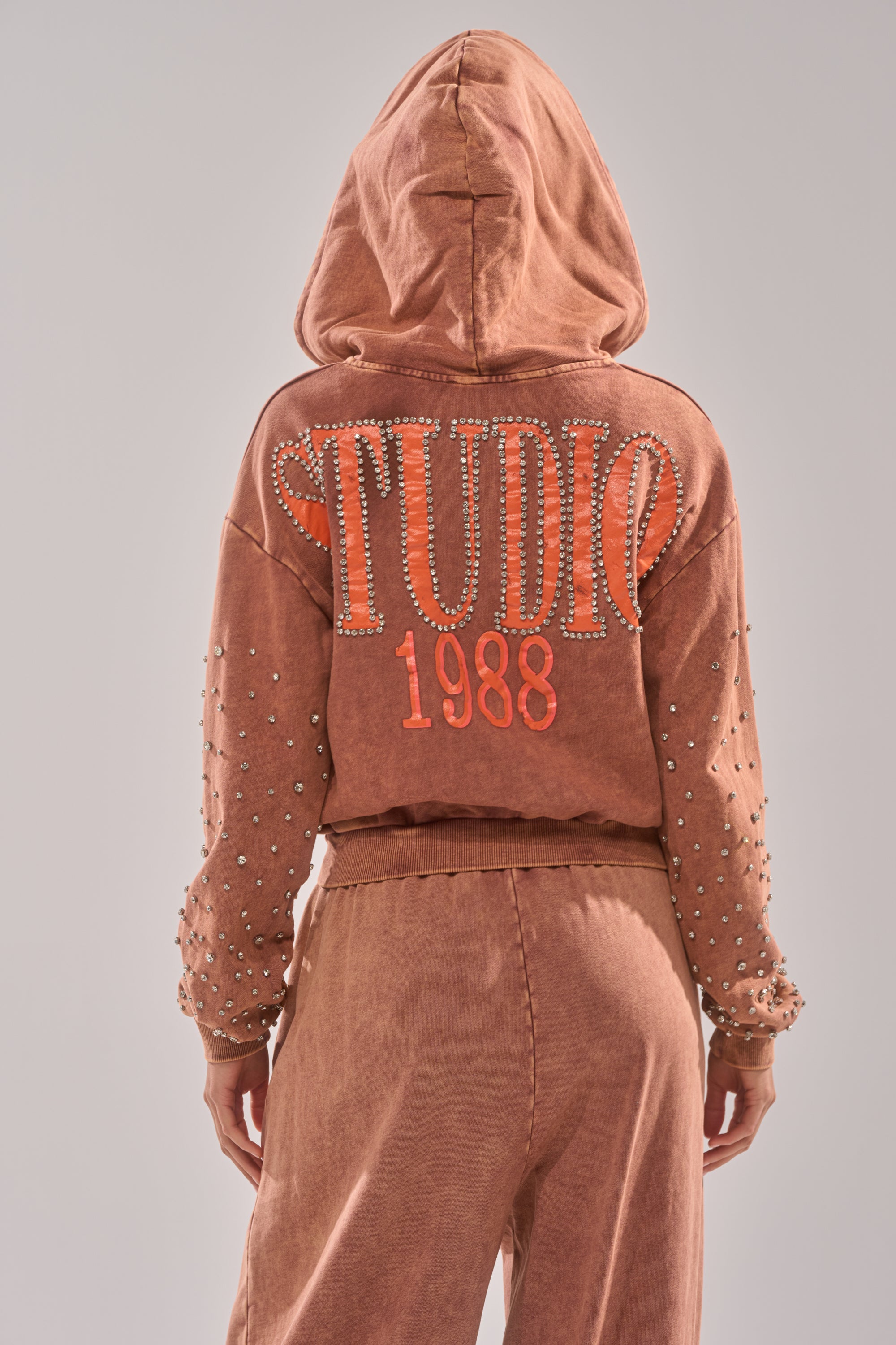 STUDIO LIVING ZIP UP SWEATSHIRT