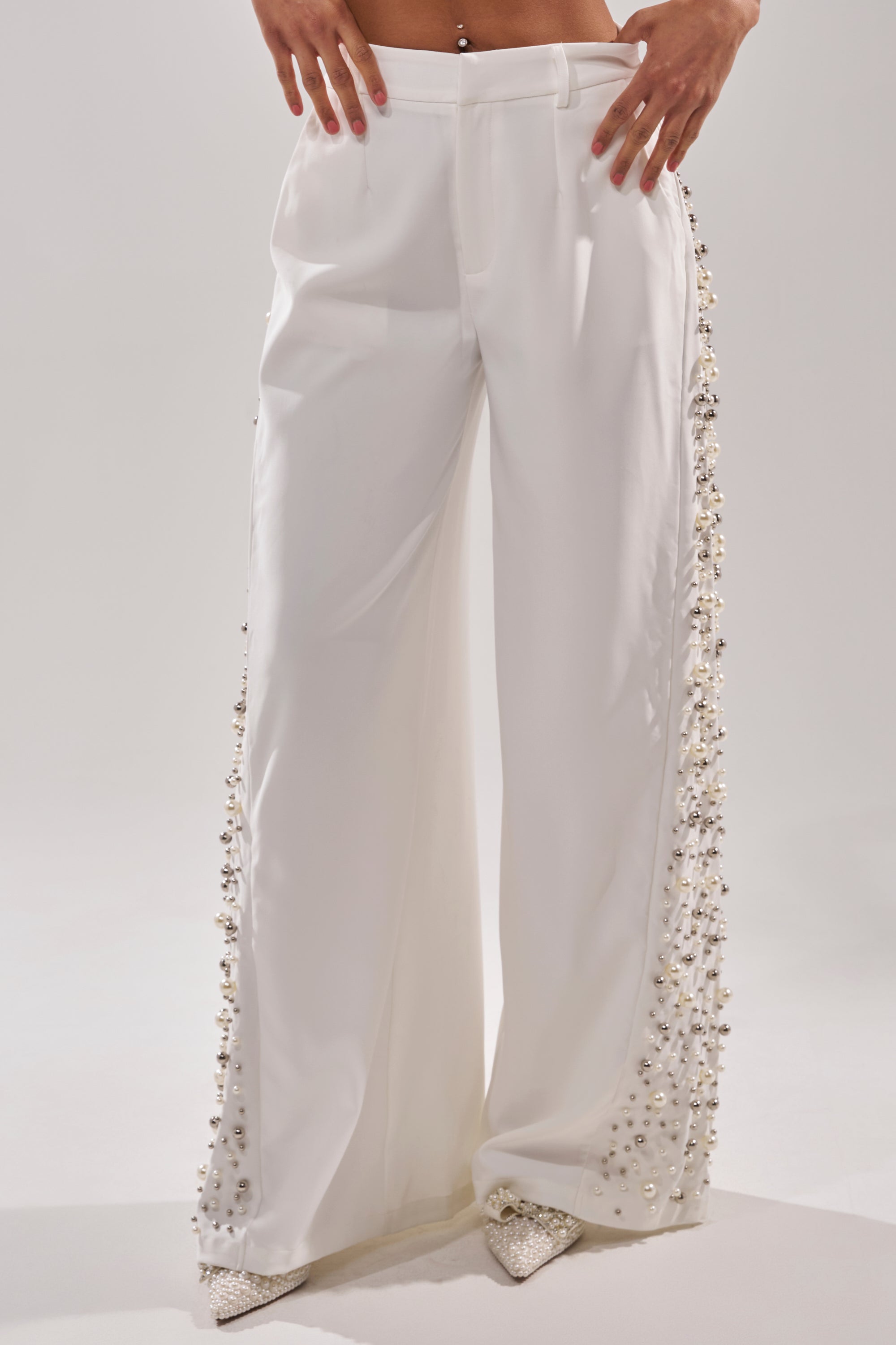 KEEP IT GOING EMBELLISHED TROUSER