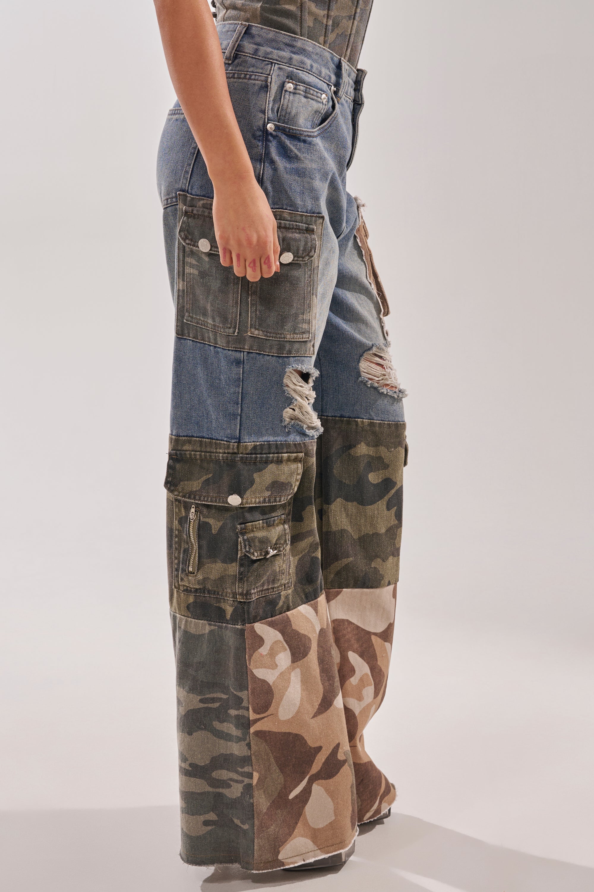 MIXED CAMO DENIM CARGO PANTS