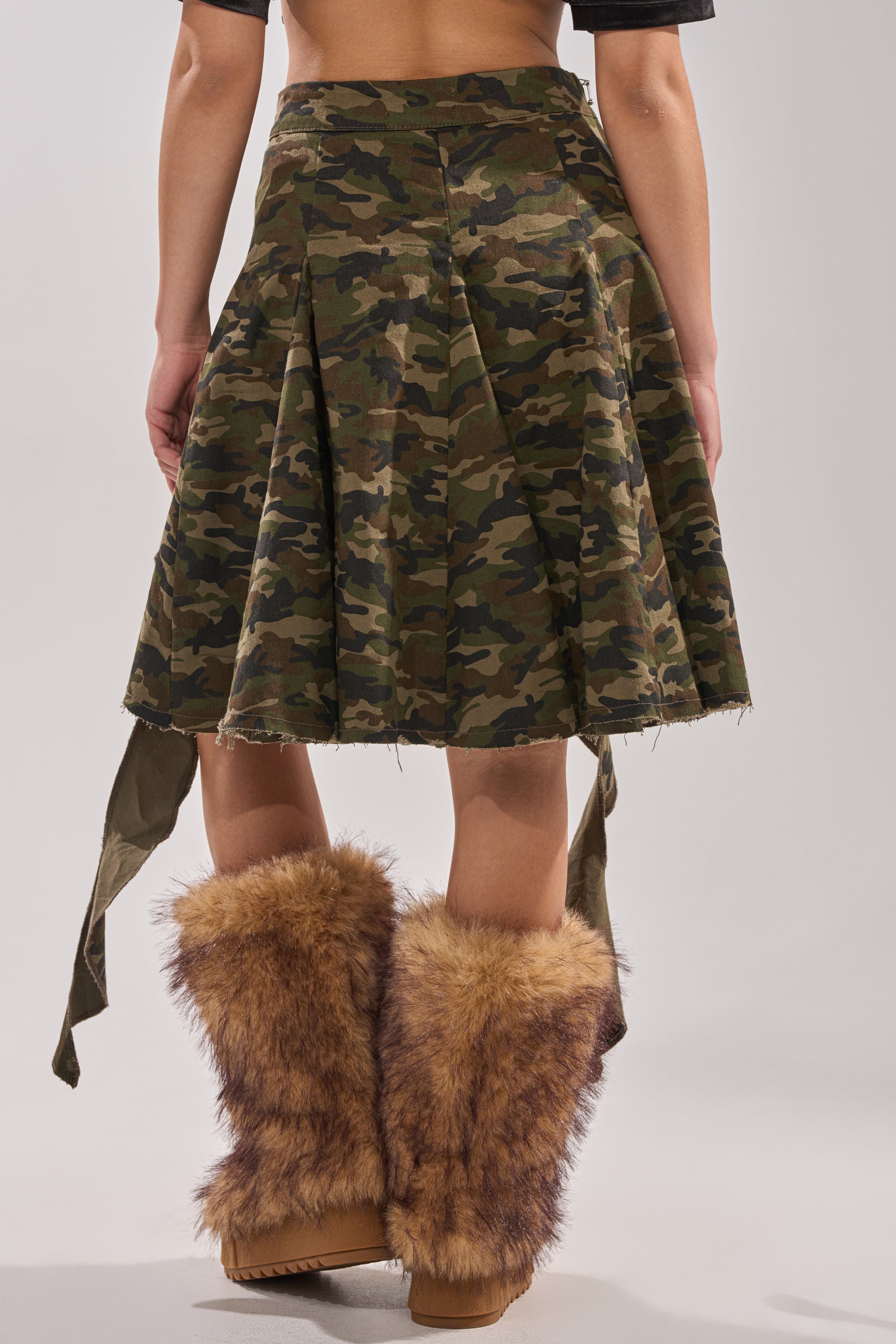 IN THE TRENCHES CAMO MINI SKIRT