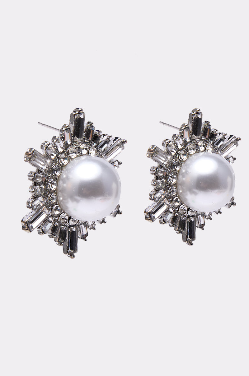 TAY EARRING
