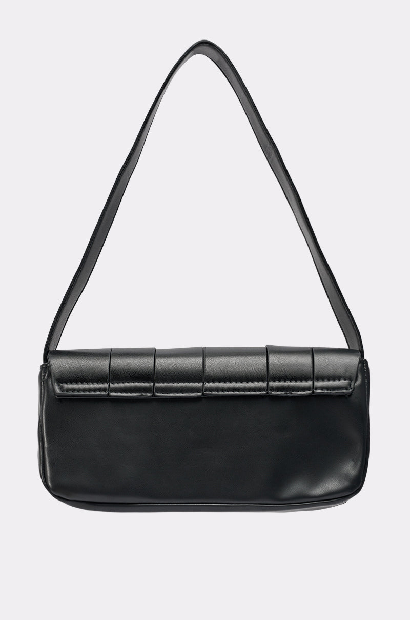 BUCKLE UP PURSE IN BLACK