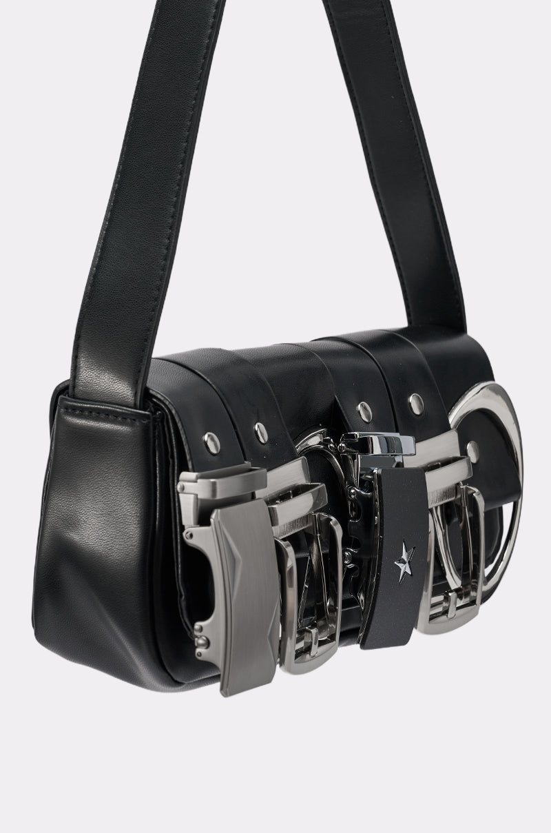 BUCKLE UP PURSE IN BLACK