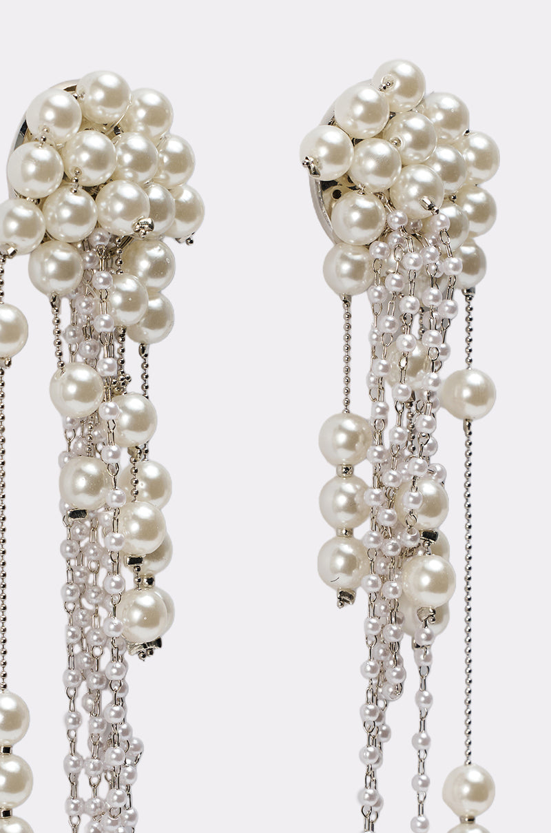DRIPPIN IN PEARLS EARRING