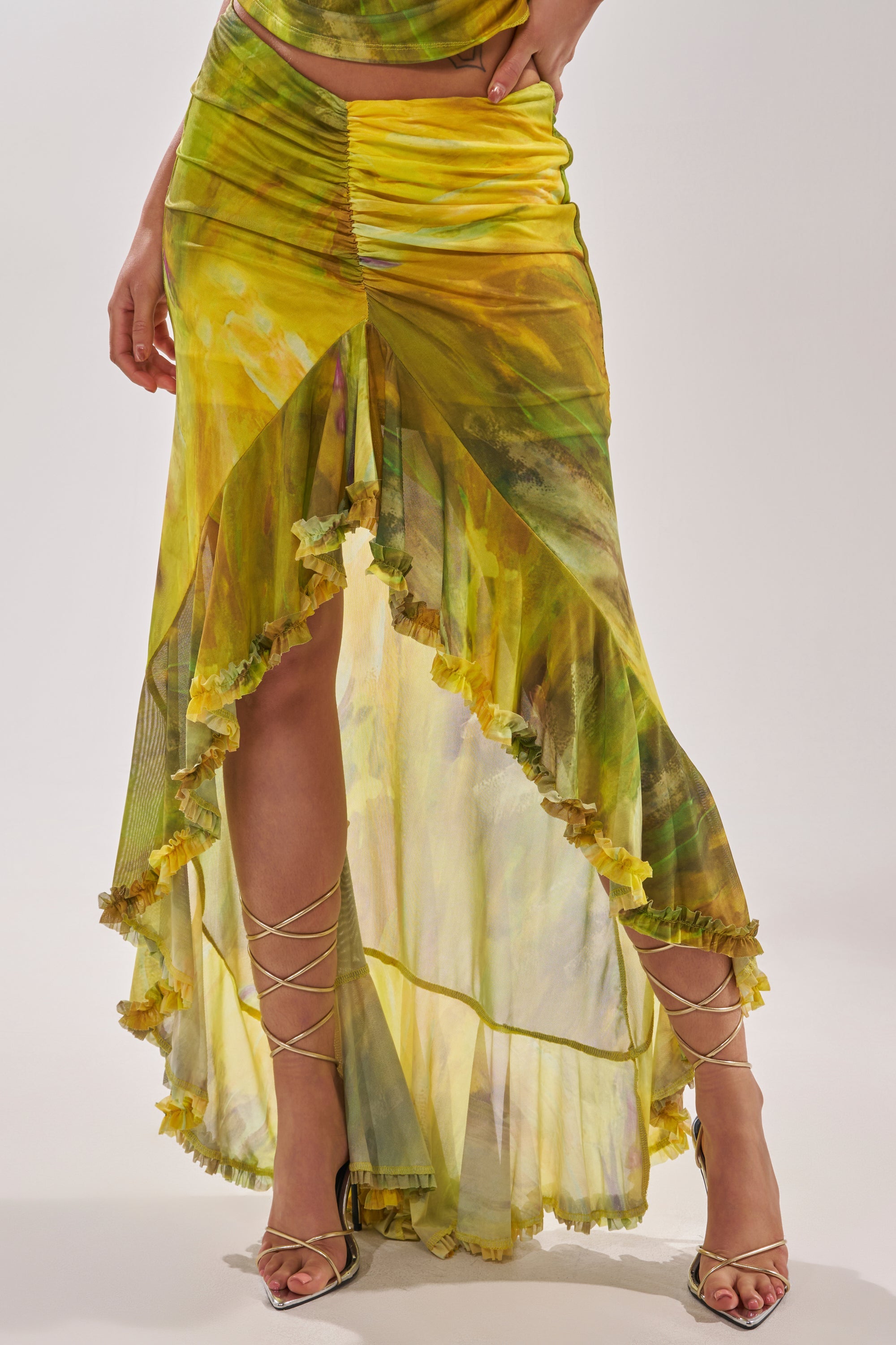 TELL ME MORE HIGH LOW SKIRT IN YELLOW