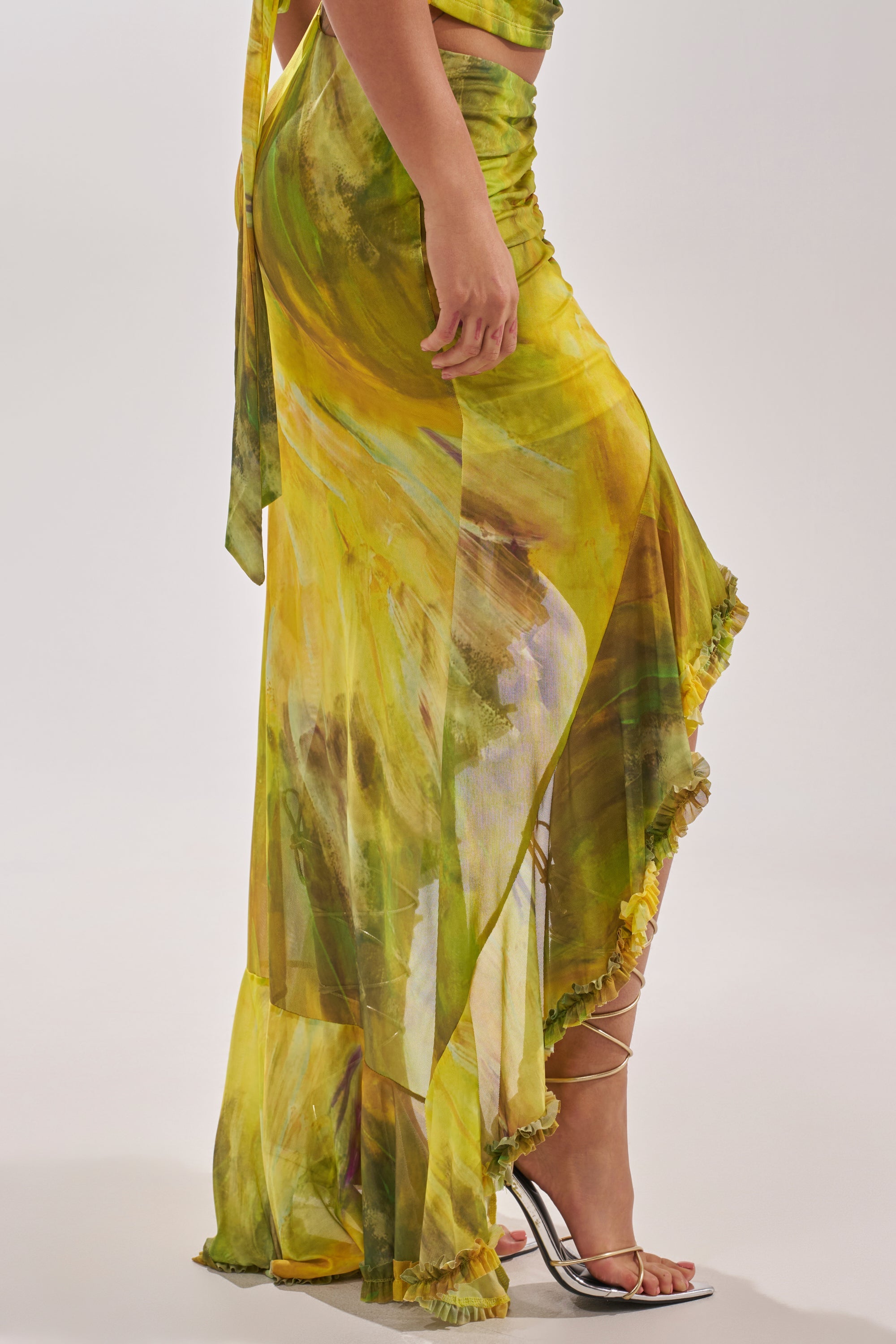 TELL ME MORE HIGH LOW SKIRT IN YELLOW