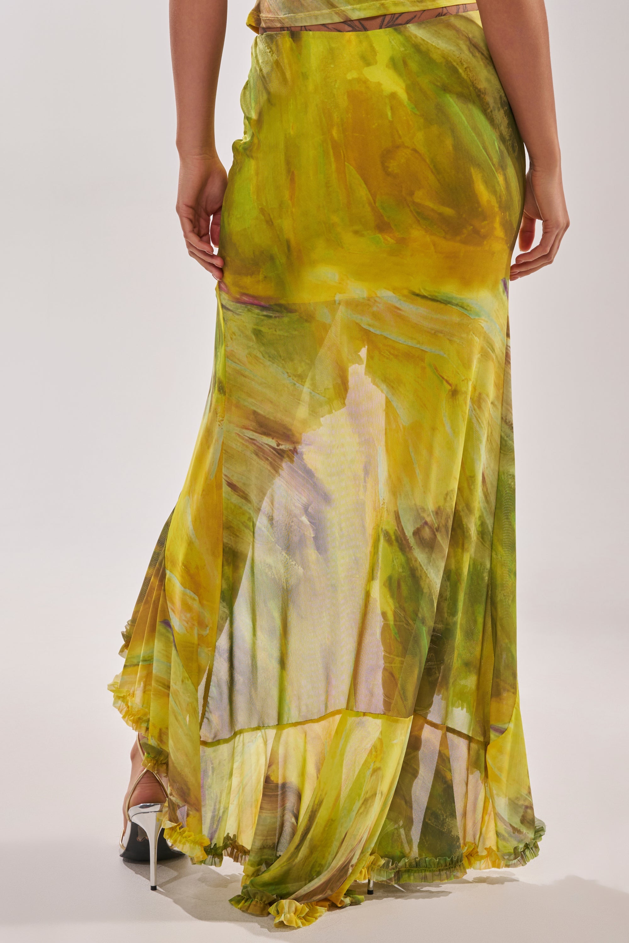 TELL ME MORE HIGH LOW SKIRT IN YELLOW