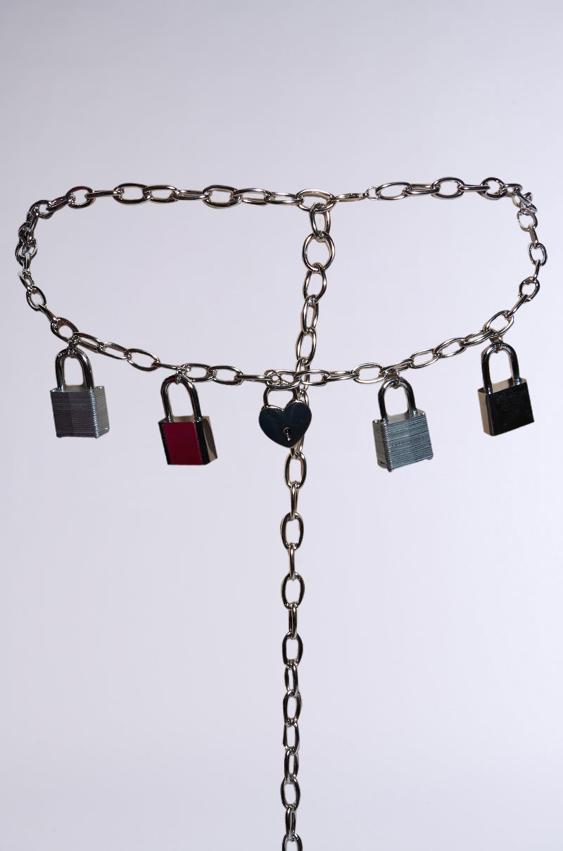 HEART ON LOCK CHAIN BELT