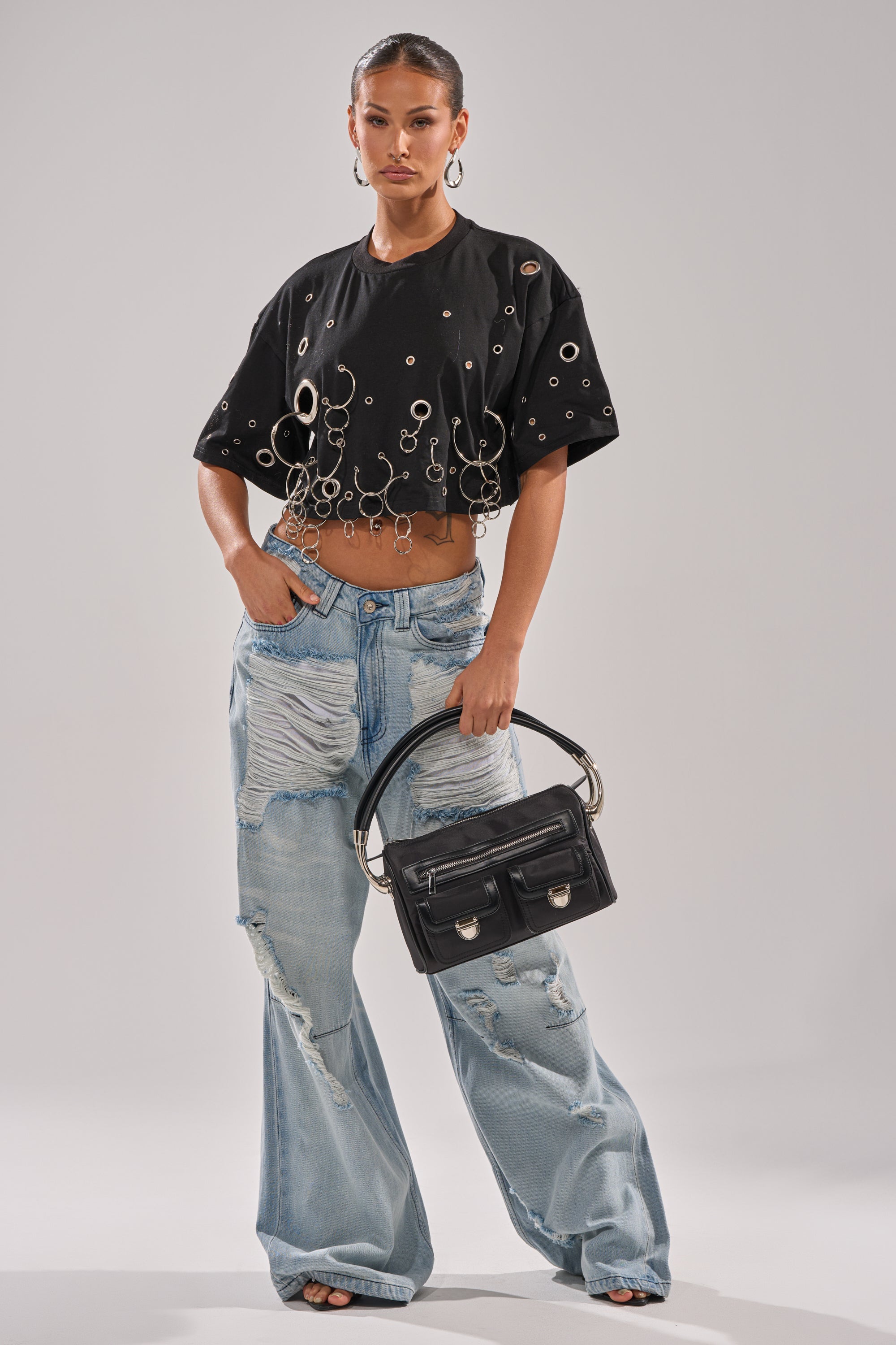 RING AROUND ME CROPPED TEE
