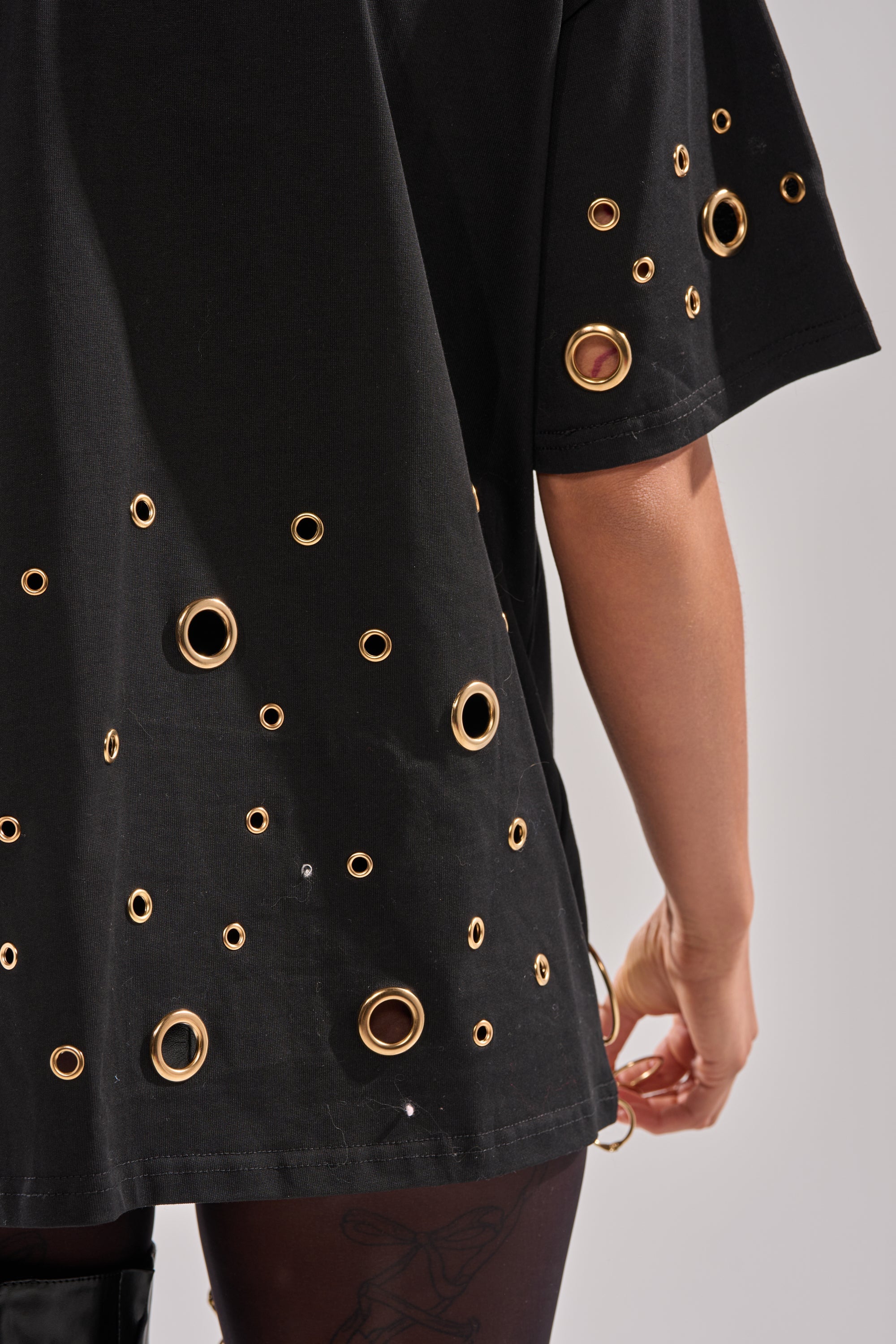 RING AROUND ME OVERSIZED TEE