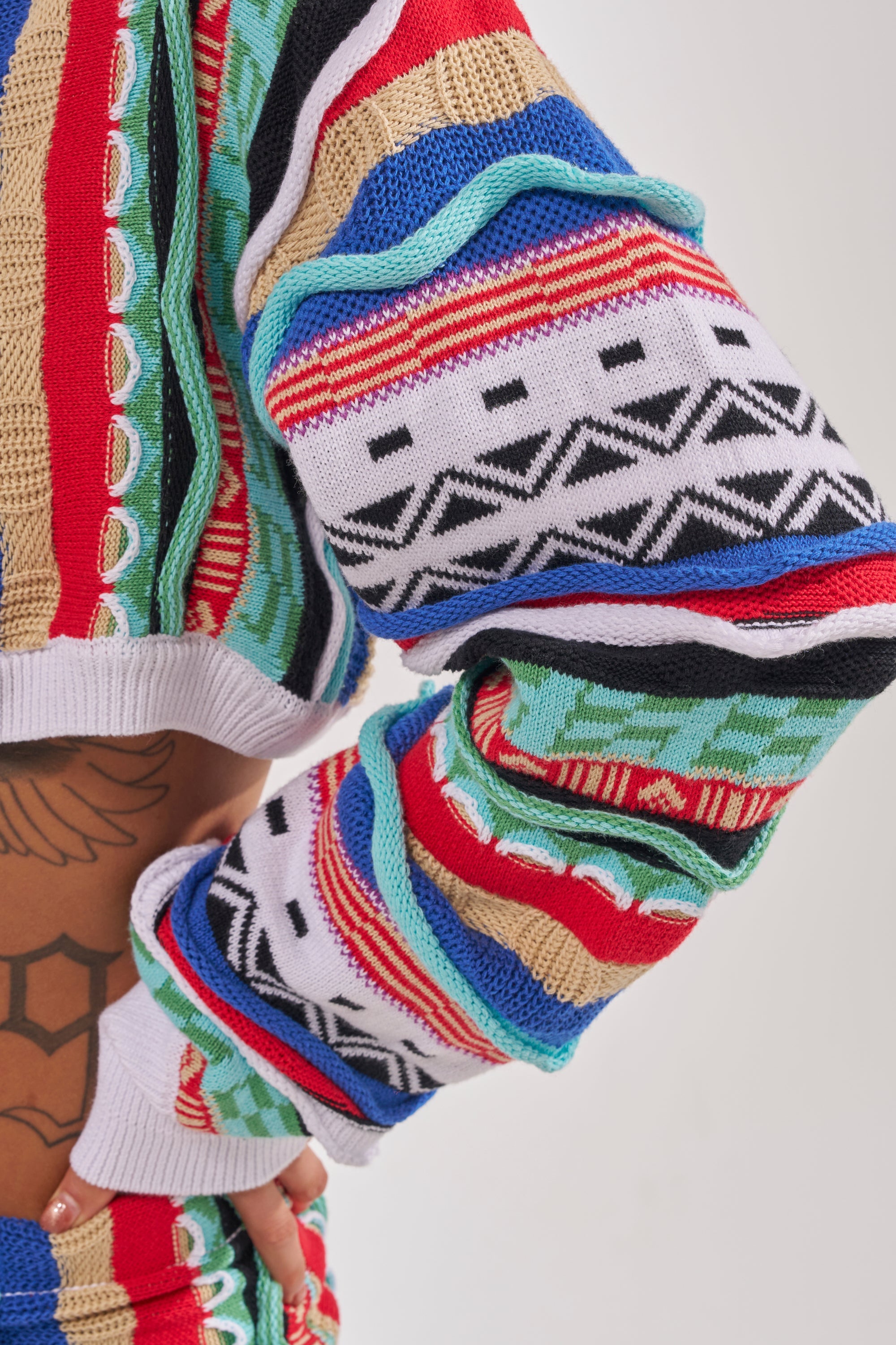 FEELING THE VIBES CROP SWEATER