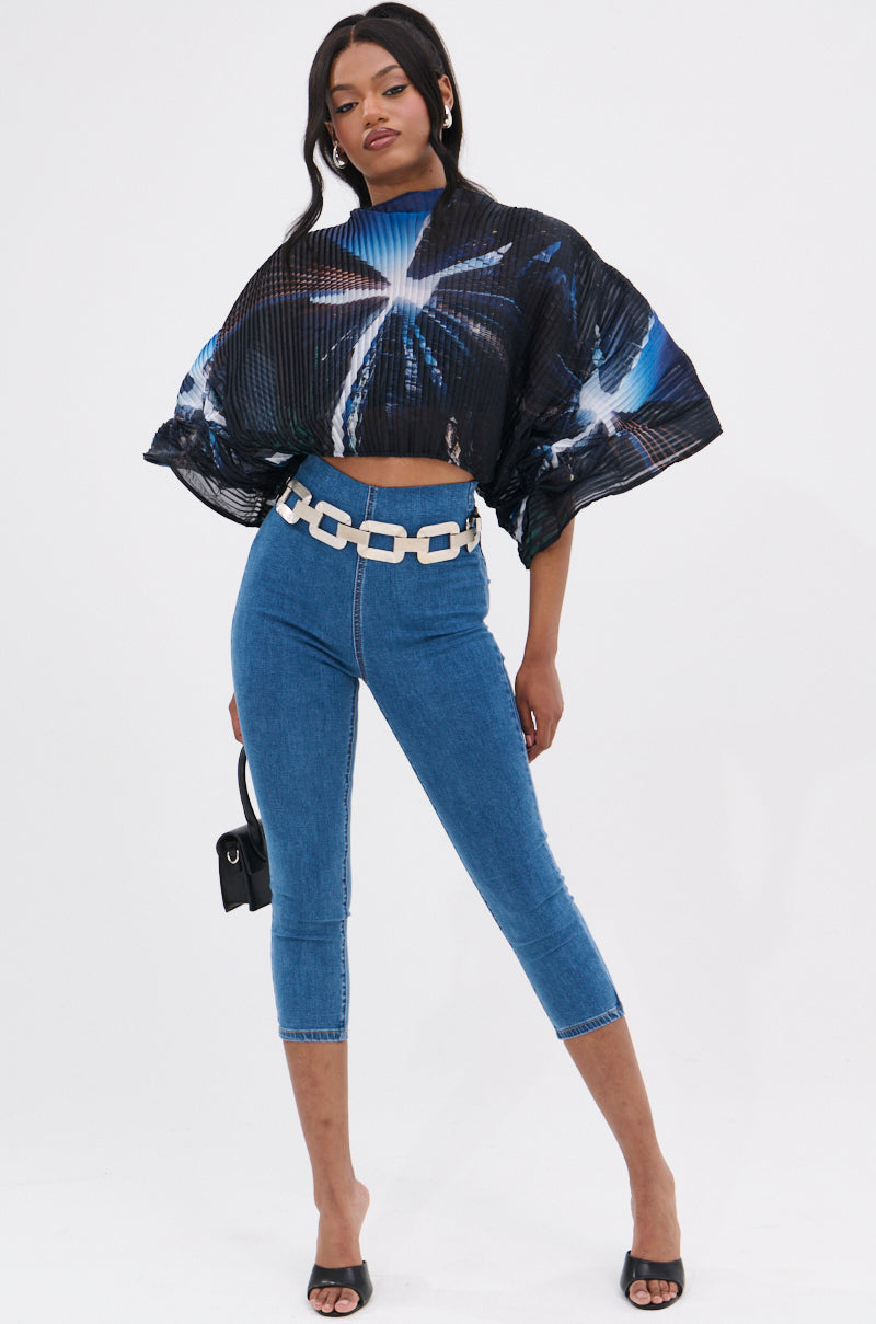 FLEX FIT MEDIUM WASH CAPRI