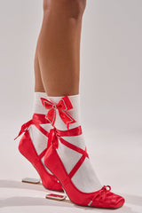 WITH A BOW SOCKS