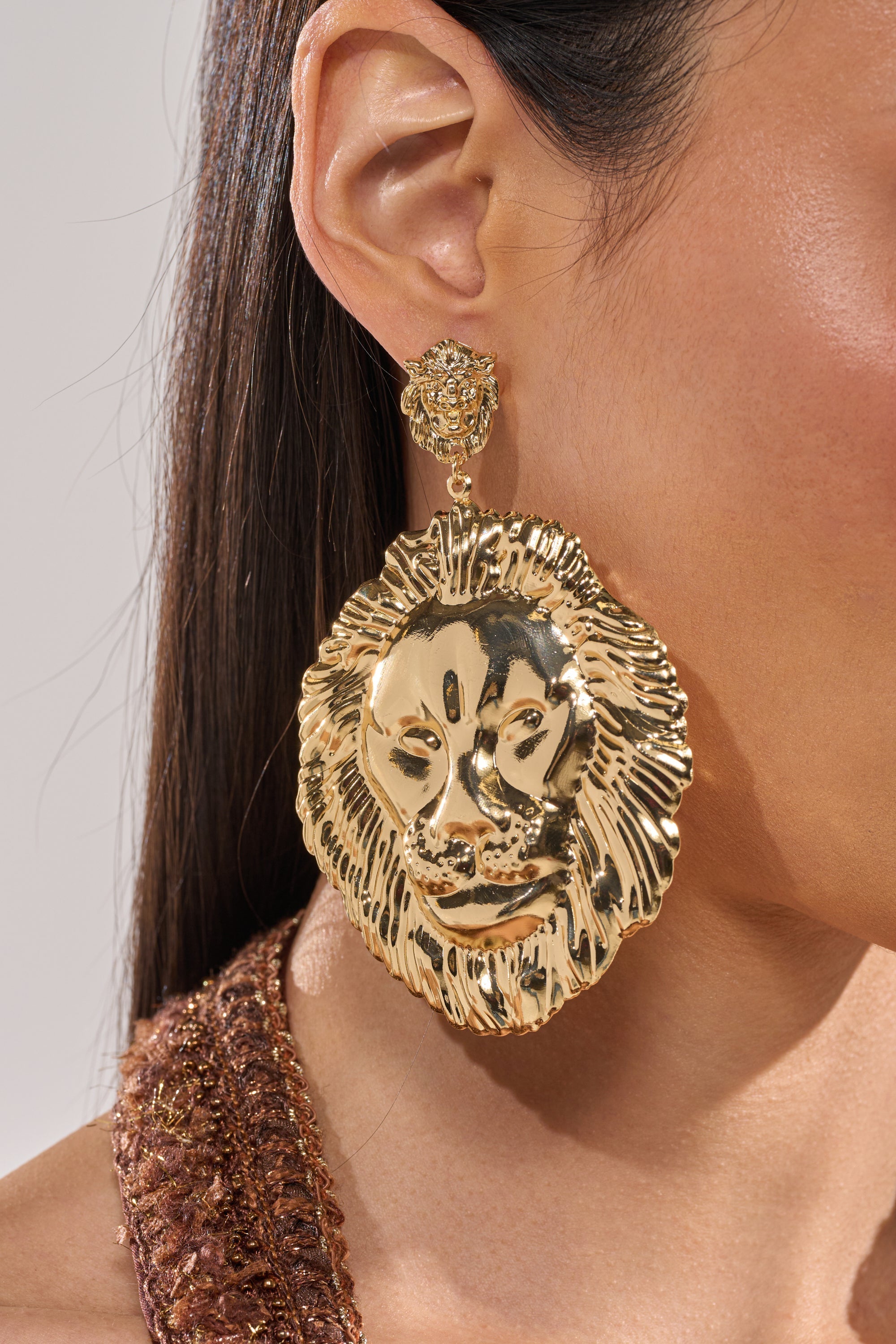 ROAR EARRING
