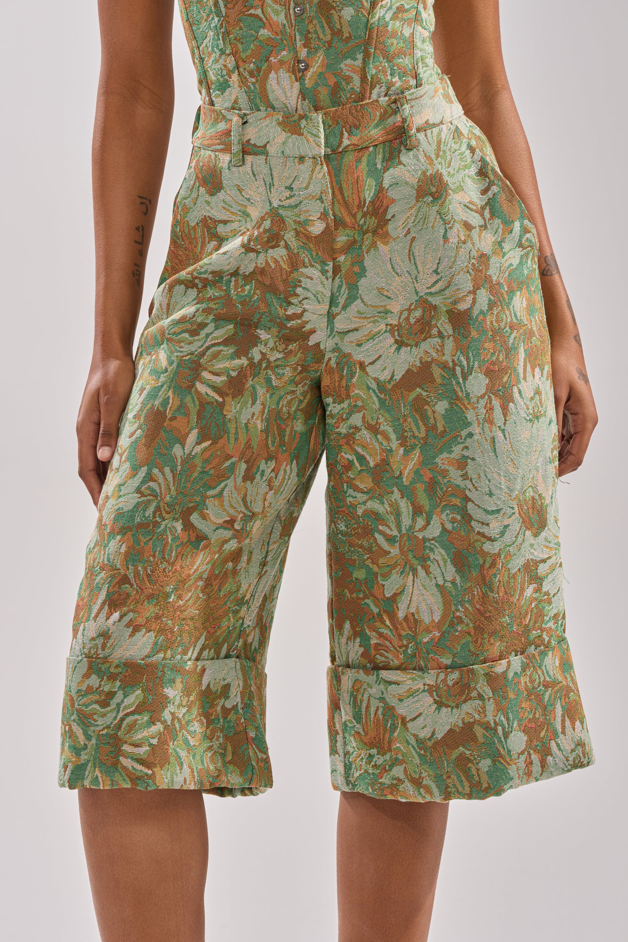 LOVERS FLORAL BERMUDA SHORT