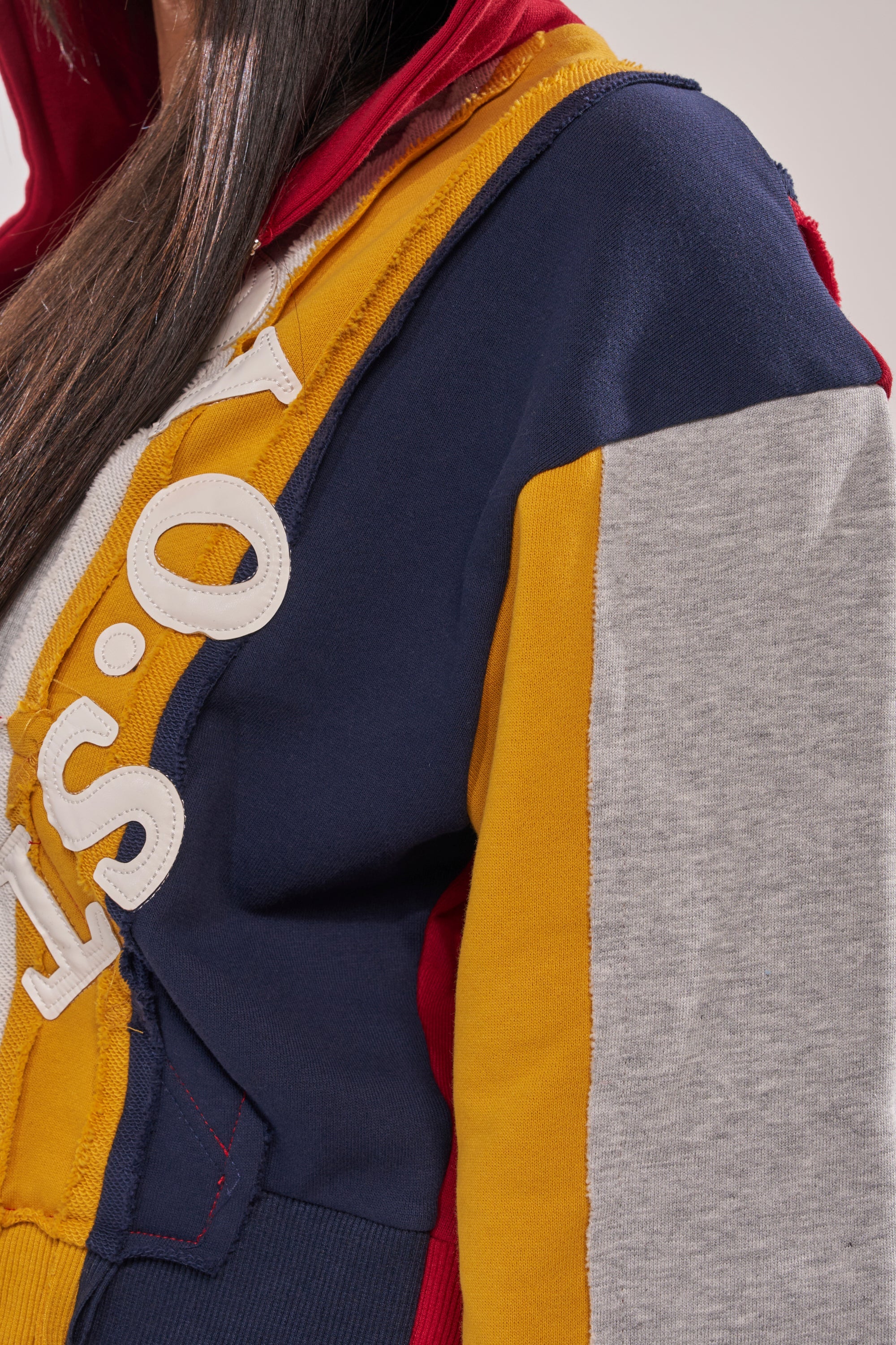 STUDIO LIVING SWEATSHIRT