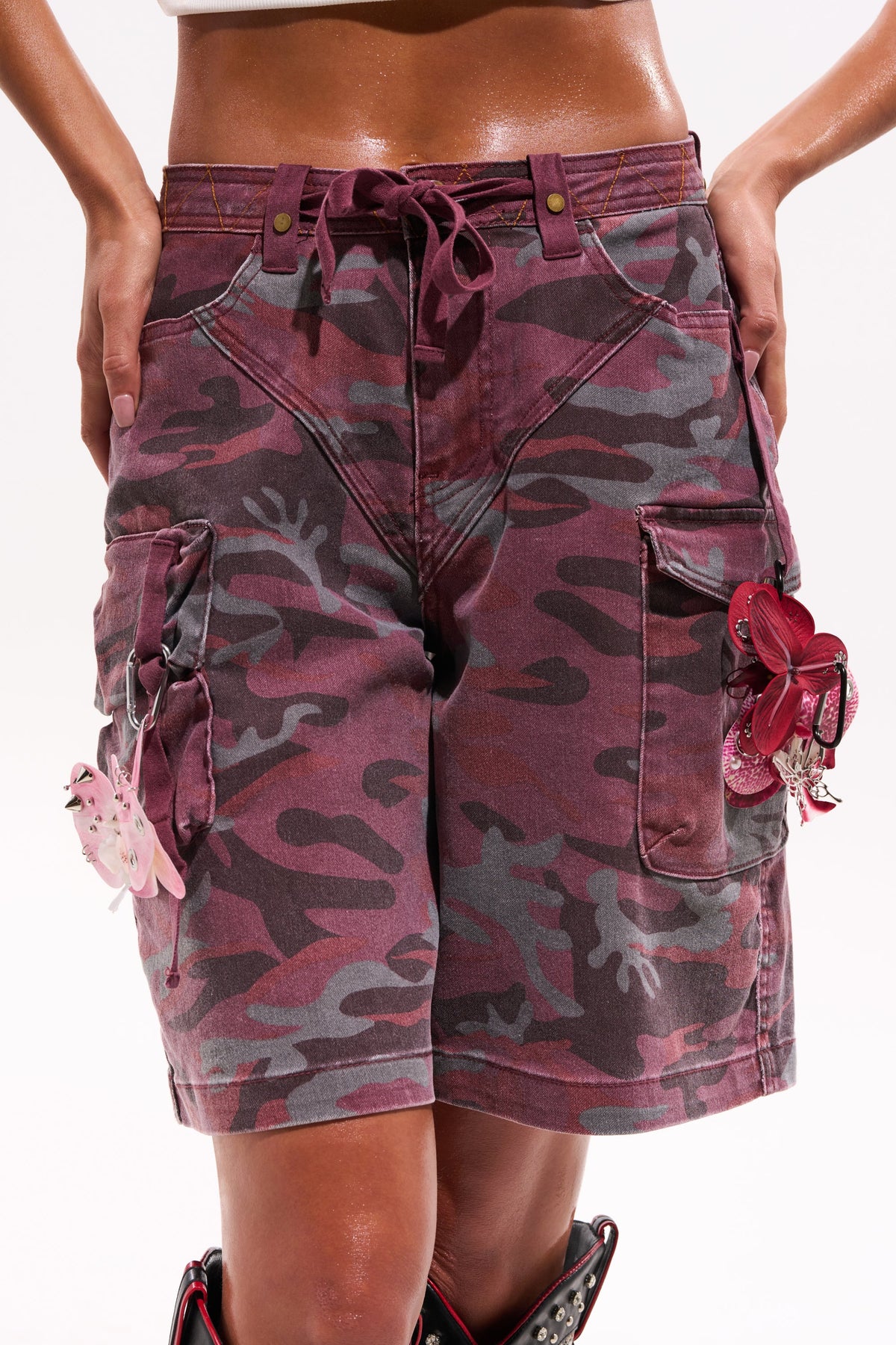 ON FIRE RED CAMO BERMUDA SHORT