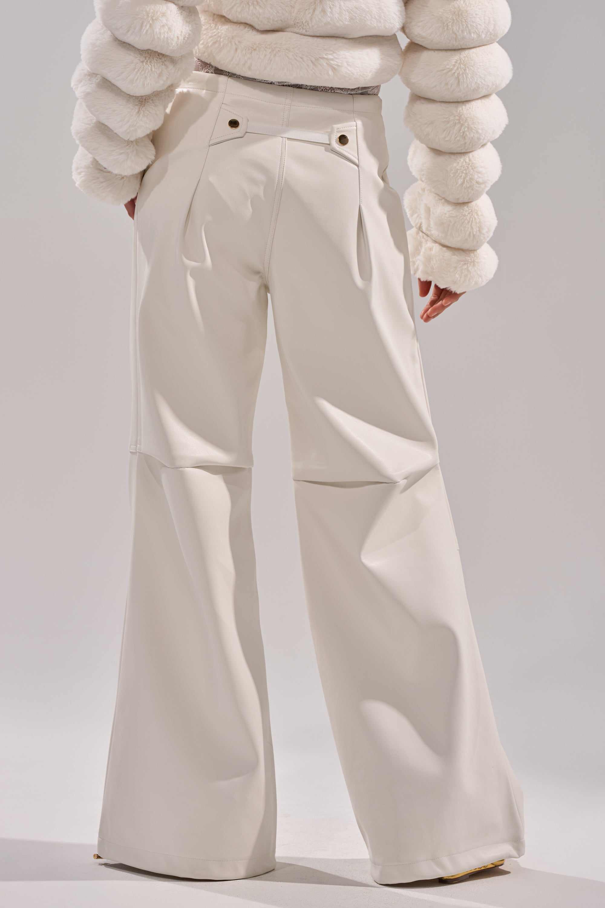 GET WITH IT FAUX LEATHER TROUSER IN WHITE