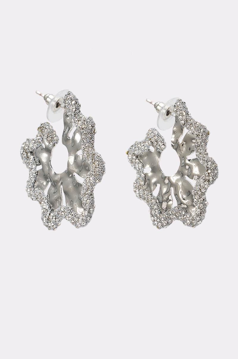 TOO WAVY EARRING
