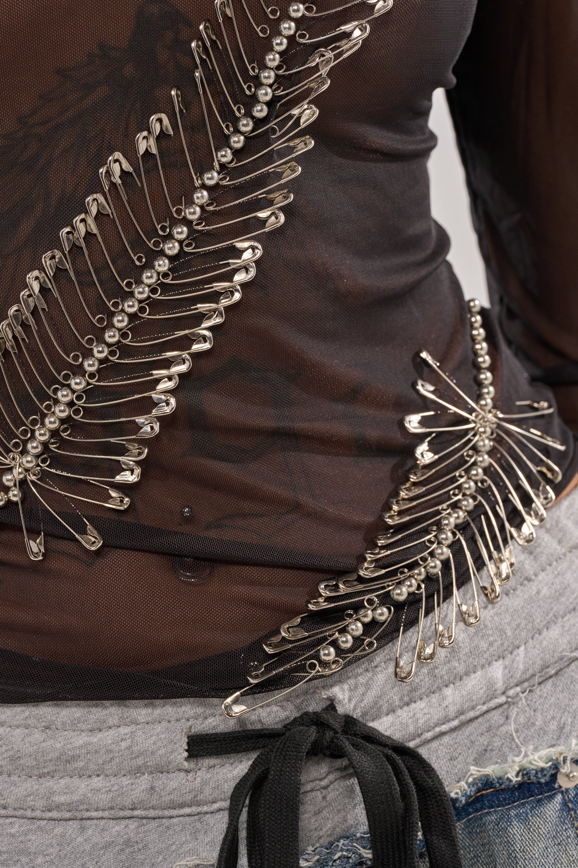 PINNED DOWN MESH TOP