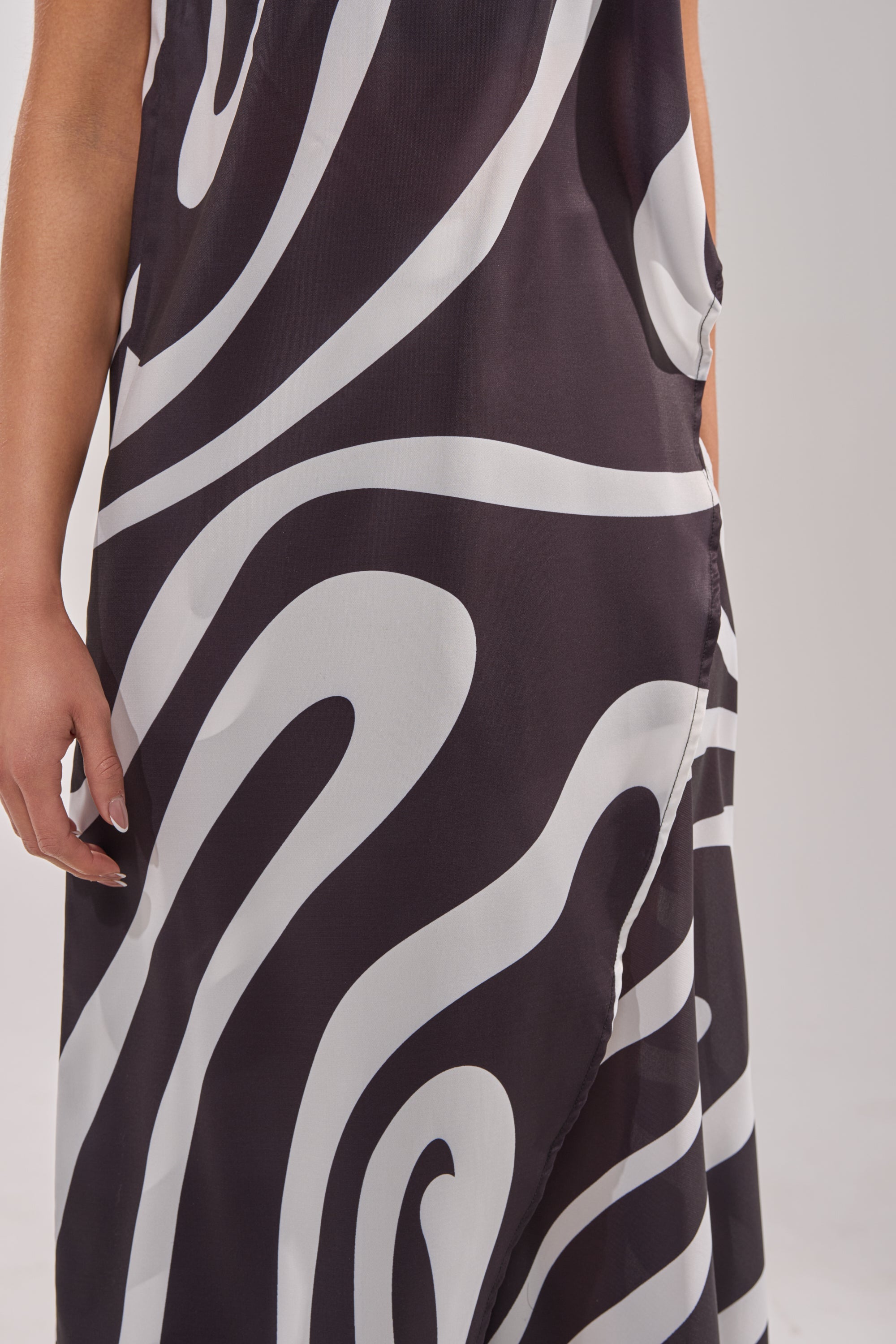 TRINA ELONGATED SINGLE SHOULDER TOP