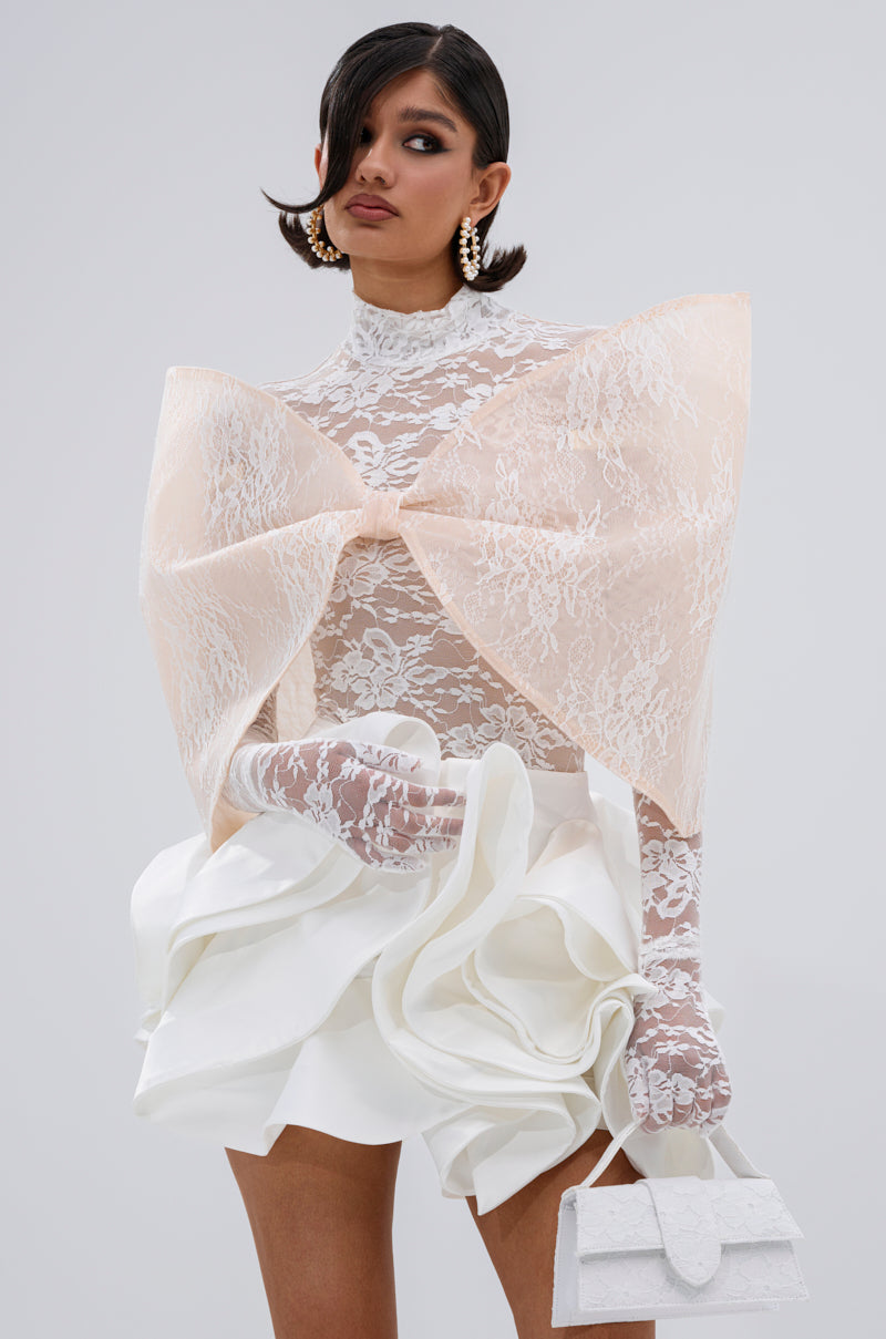 I'M A STAR LACE BOW TOP