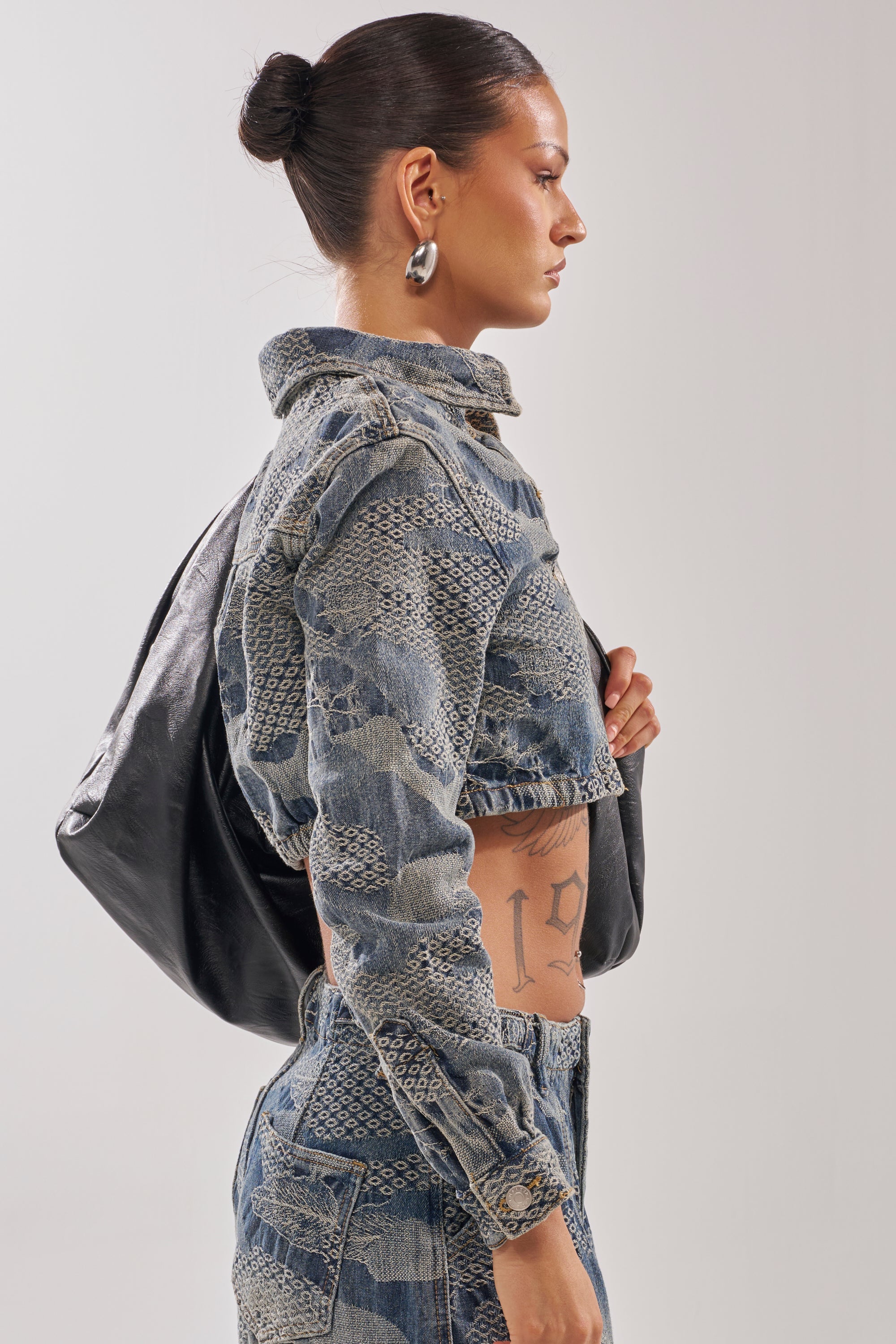 I THINK YOU WANNA KNOW DENIM BUTTON DOWN