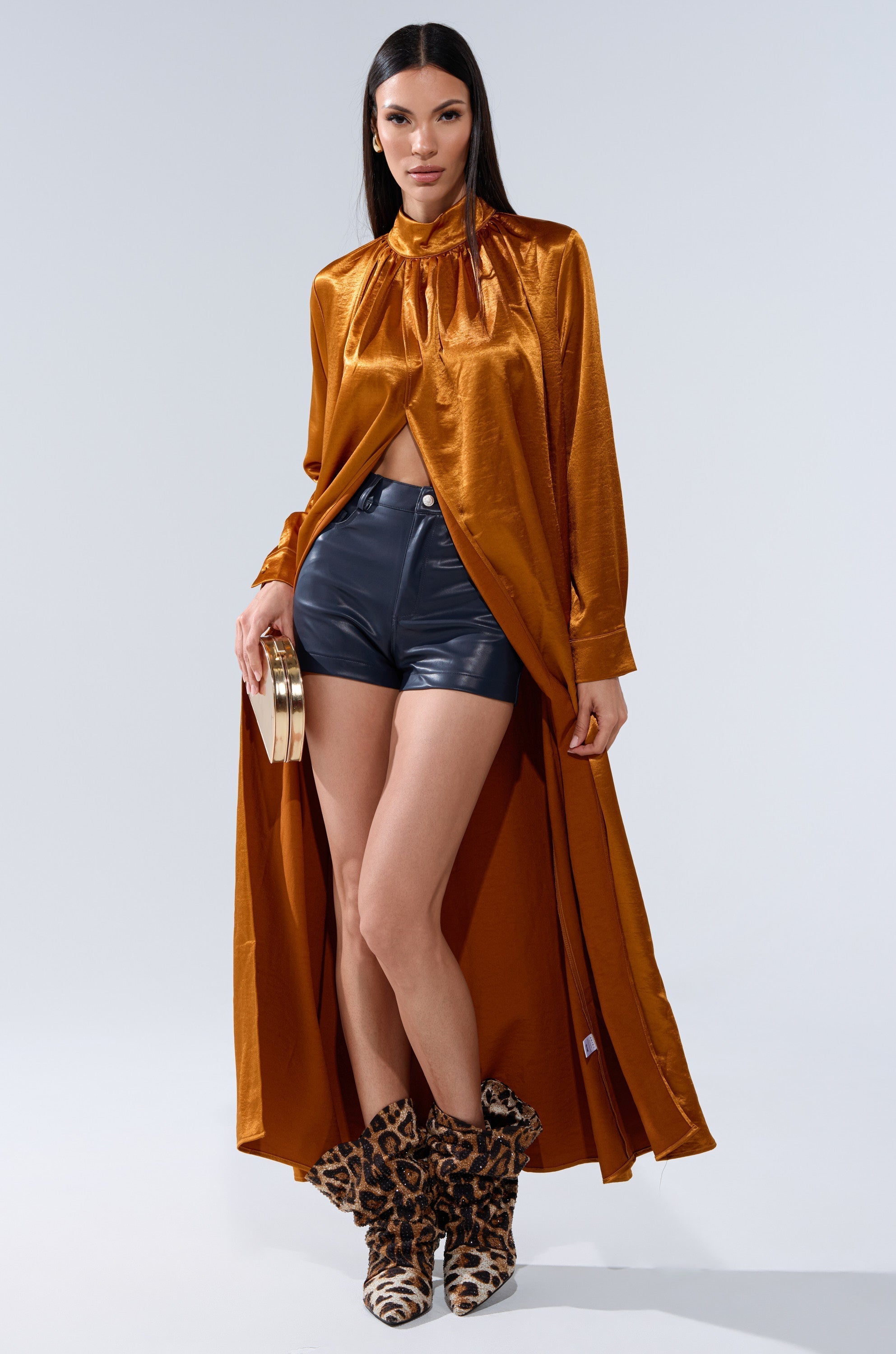 QUEEN TYPE BLOUSE