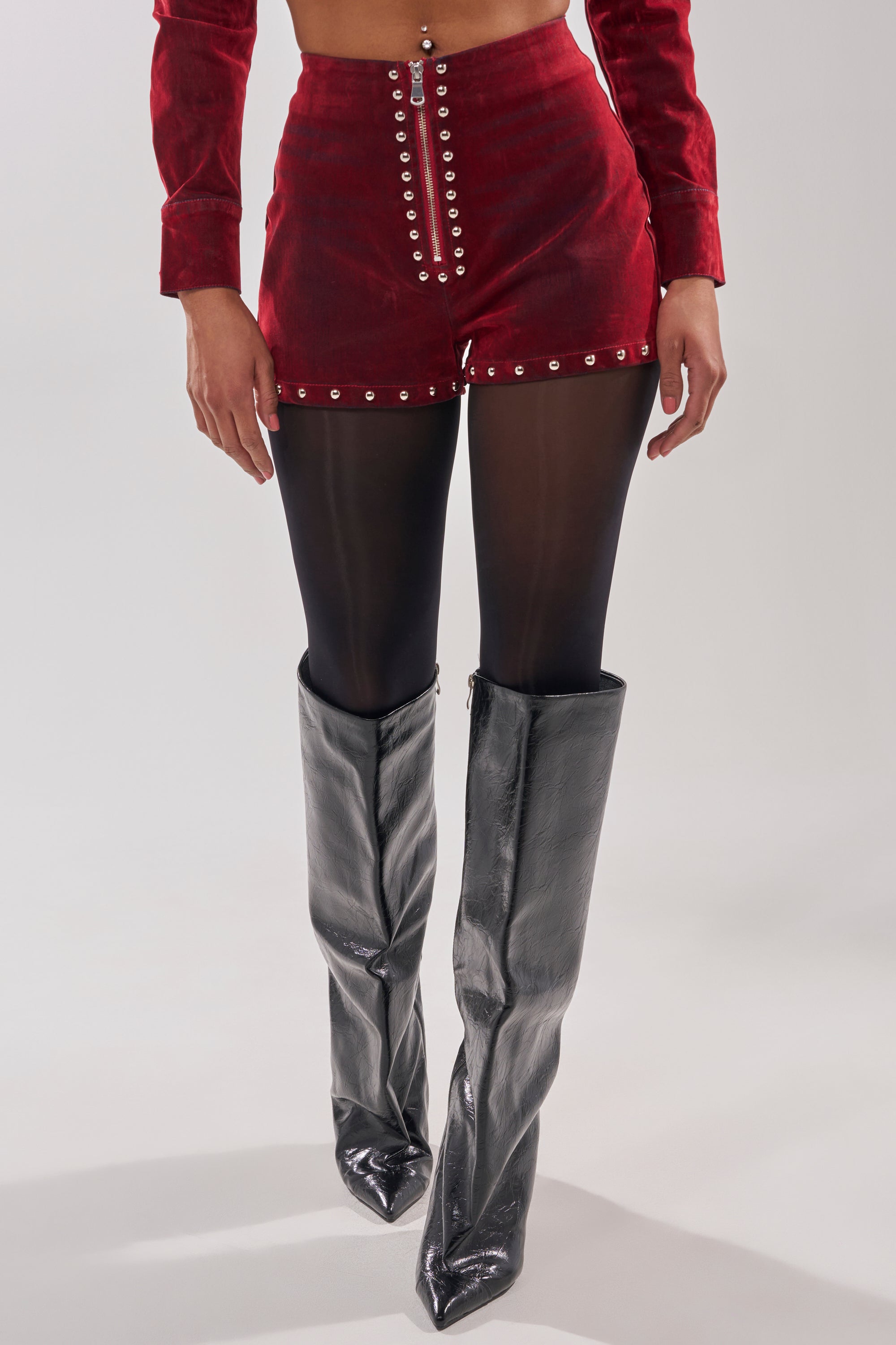RODEO VIBES VELVET DENIM STUDDED SHORT