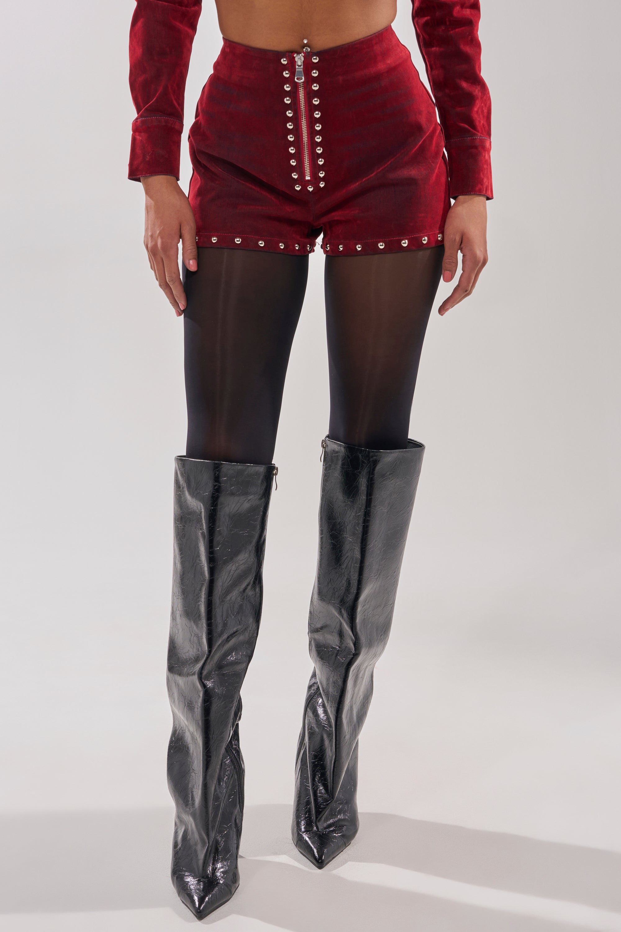 RODEO VIBES VELVET DENIM STUDDED SHORT