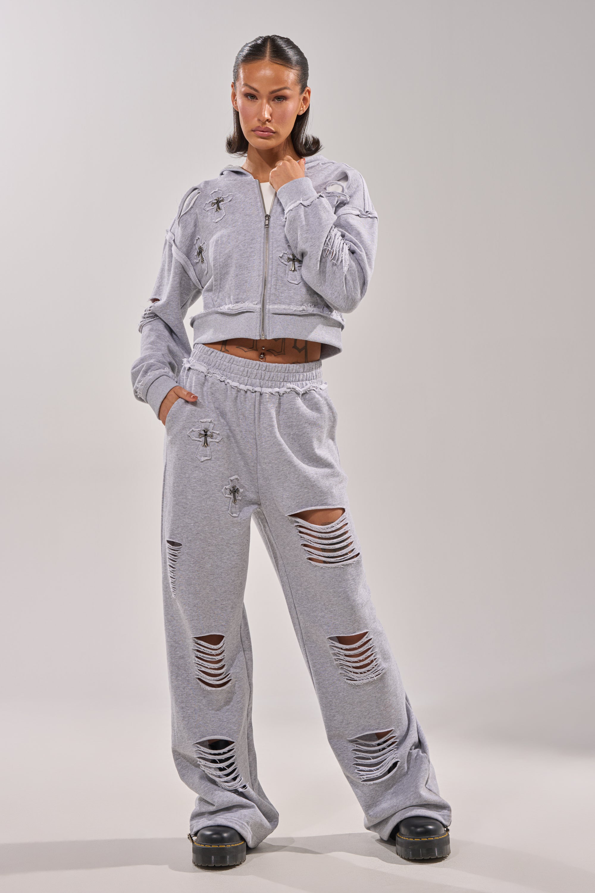 CROSSED OUT DISTRESSED WIDE LEG JOGGER