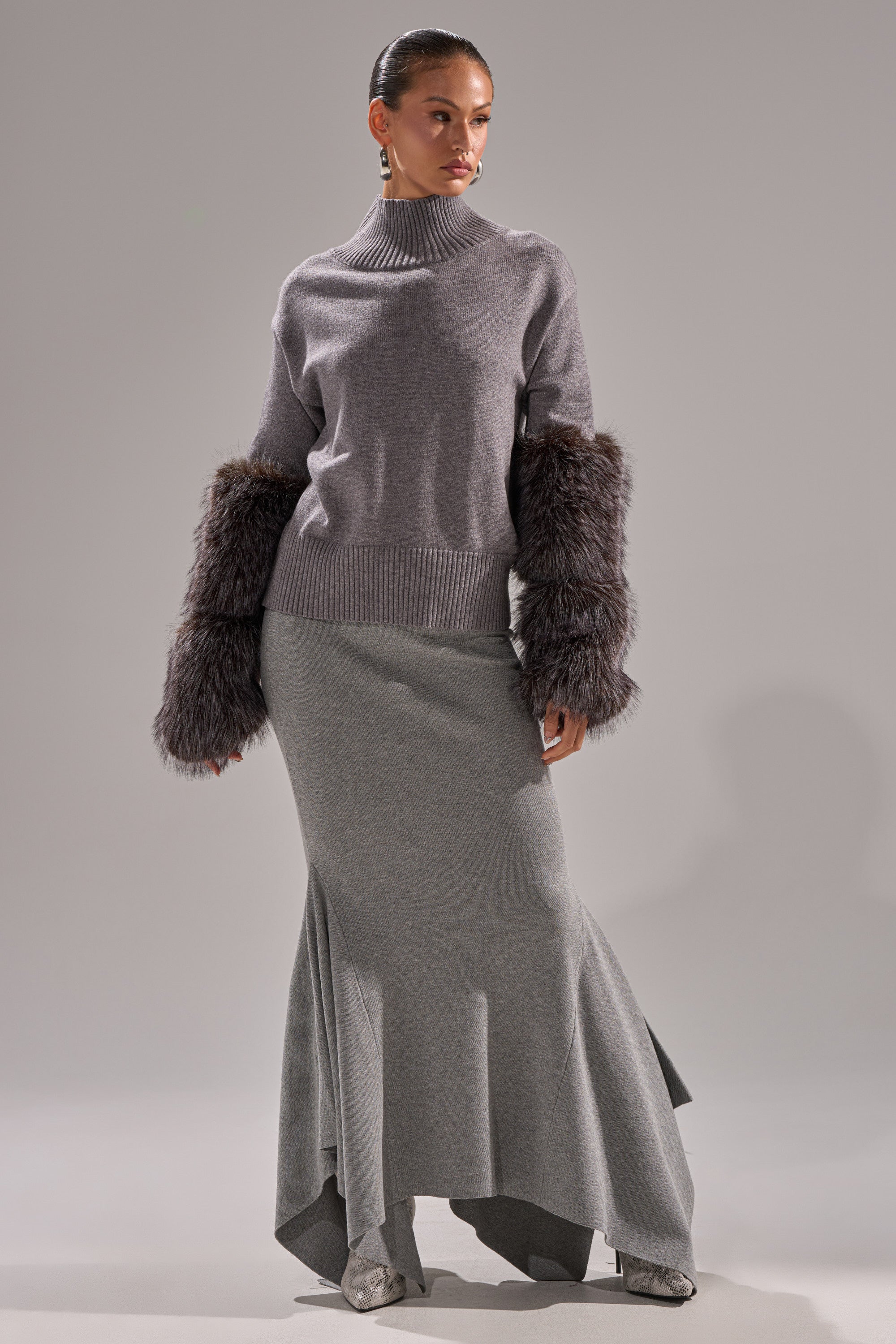 TOUCH ME SWEATER WITH FUR CUFFS