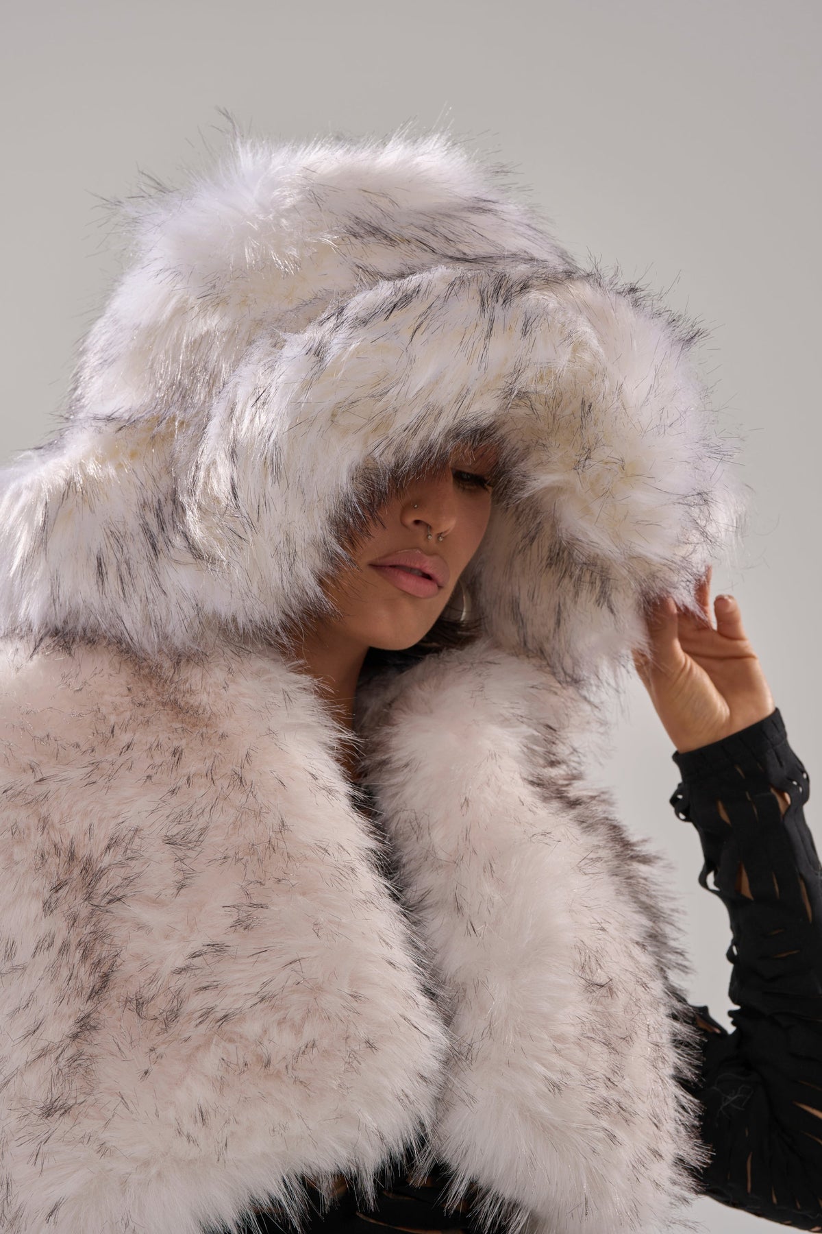 ICE QUEEN FAUX FUR BUCKET HAT