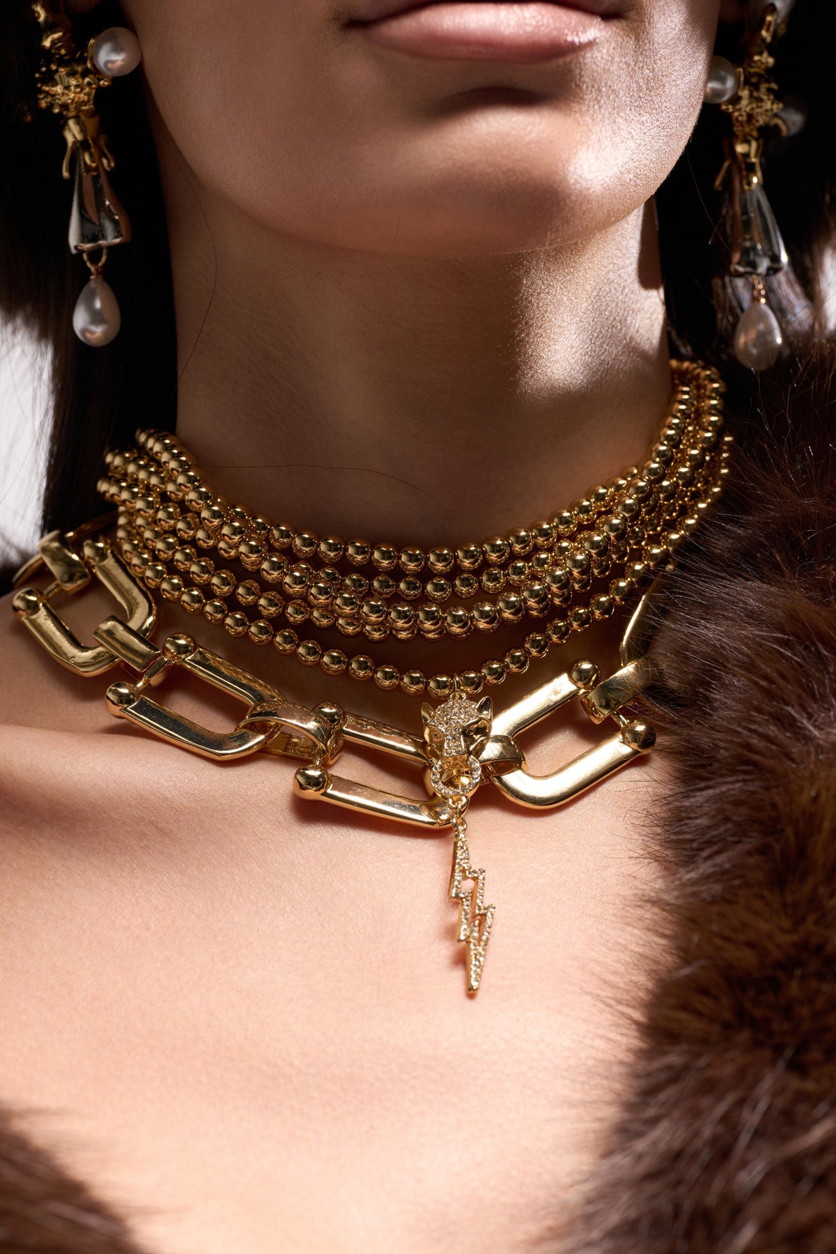 GOLD QUEEN NECKLACE SET