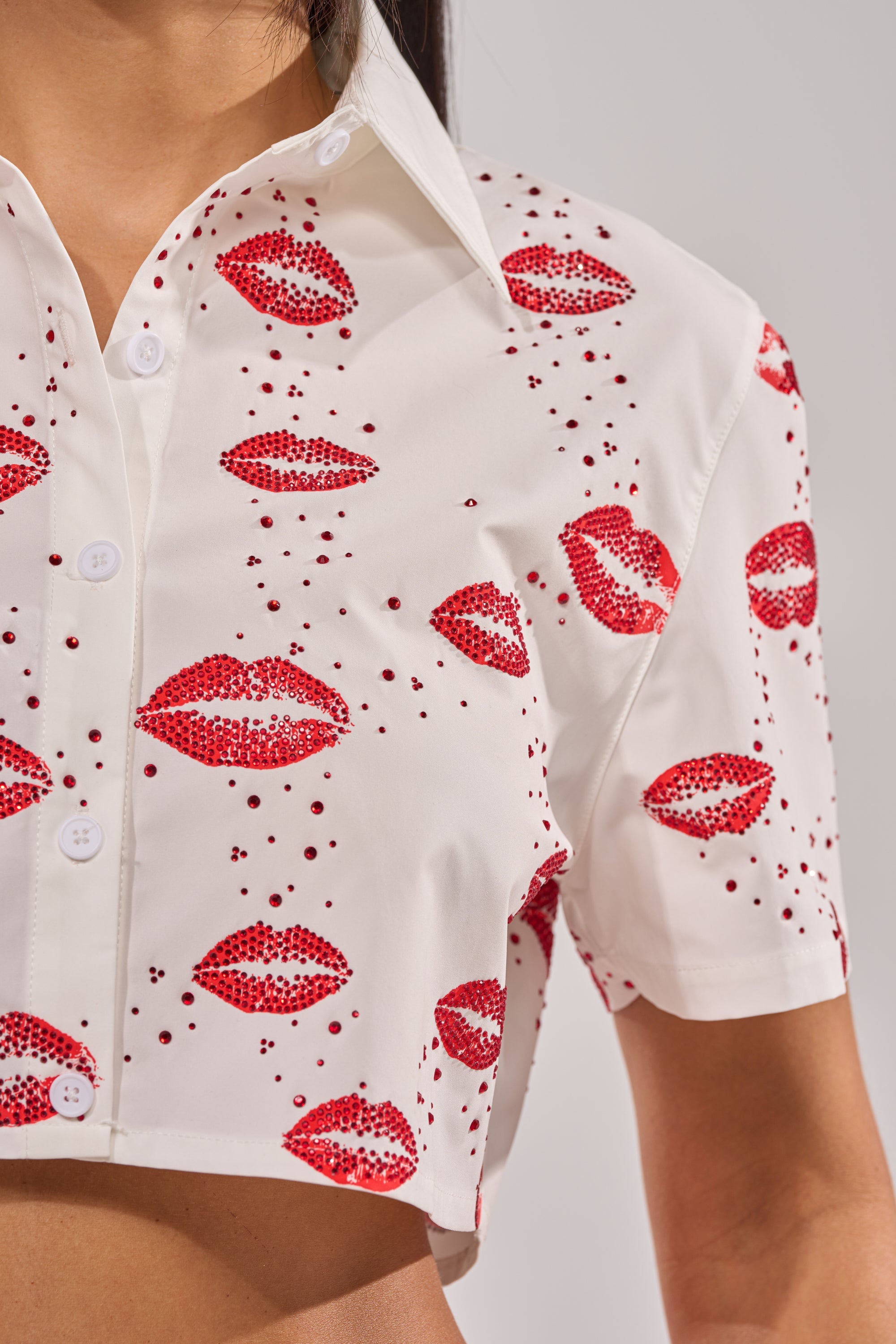 KISS KISS RHINESTONE CROPPED BUTTON DOWN