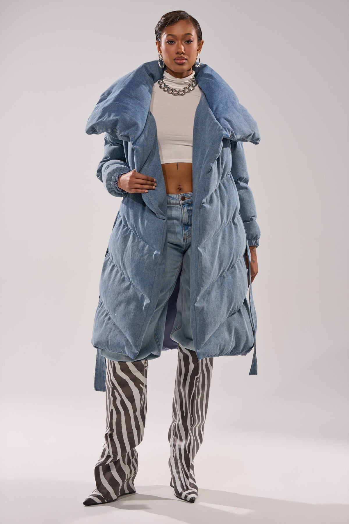 I'M OUTSIDE DENIM PUFFER