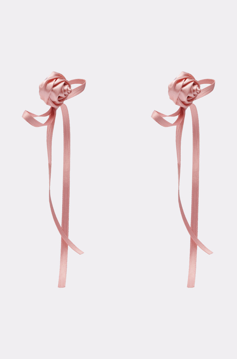 COQUETTE LOVE EARRING