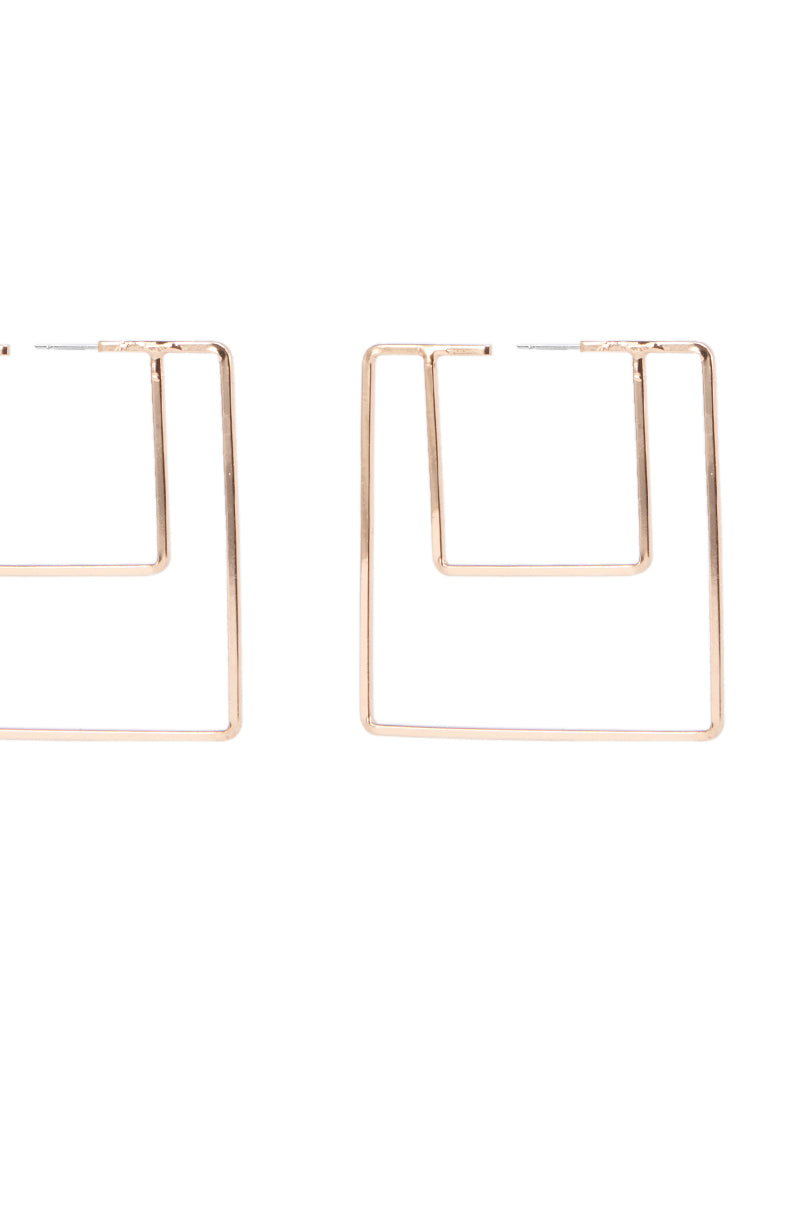 GEO EARRING IN GOLD