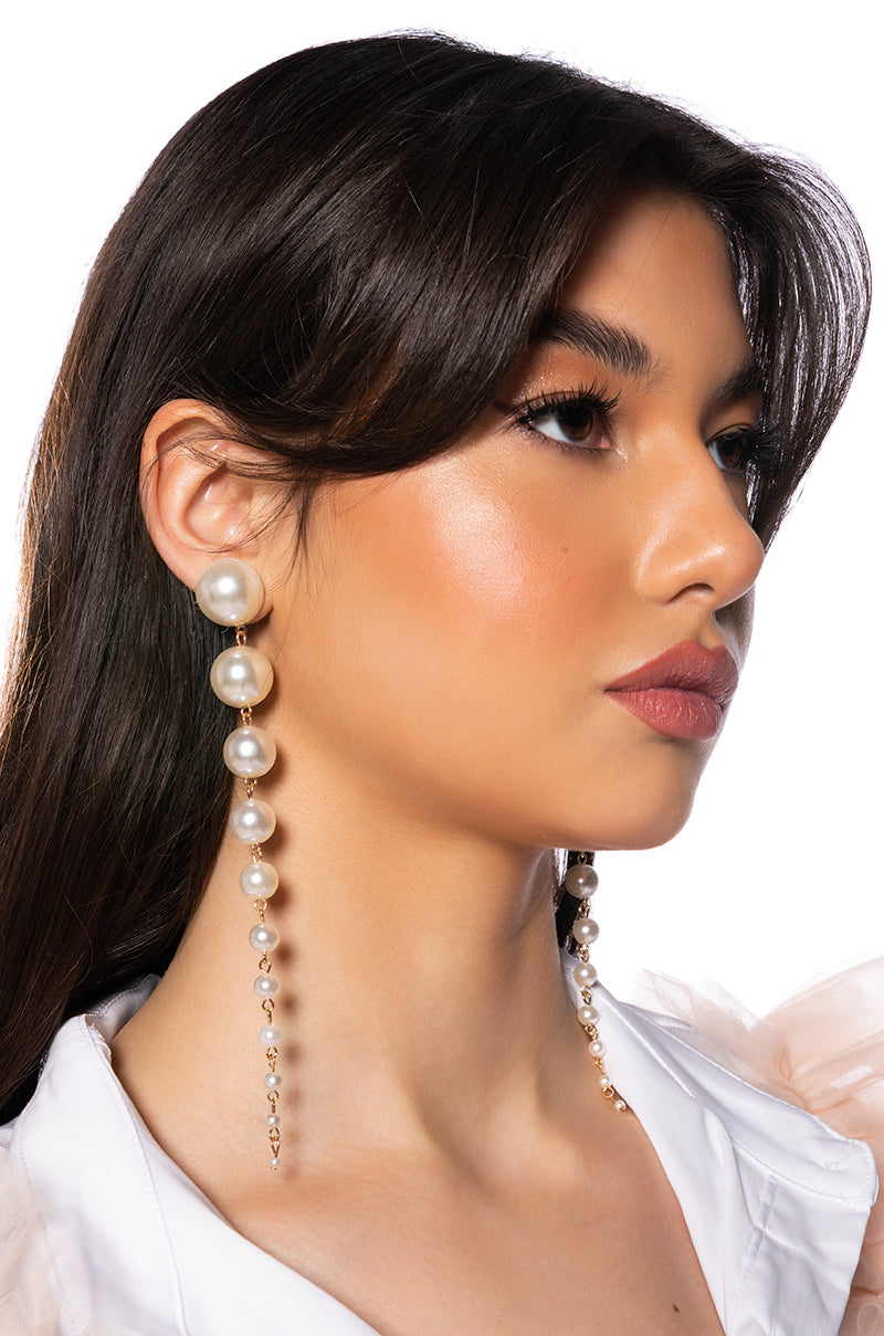 IT'S A LIFESTYLE PEARL EARRING