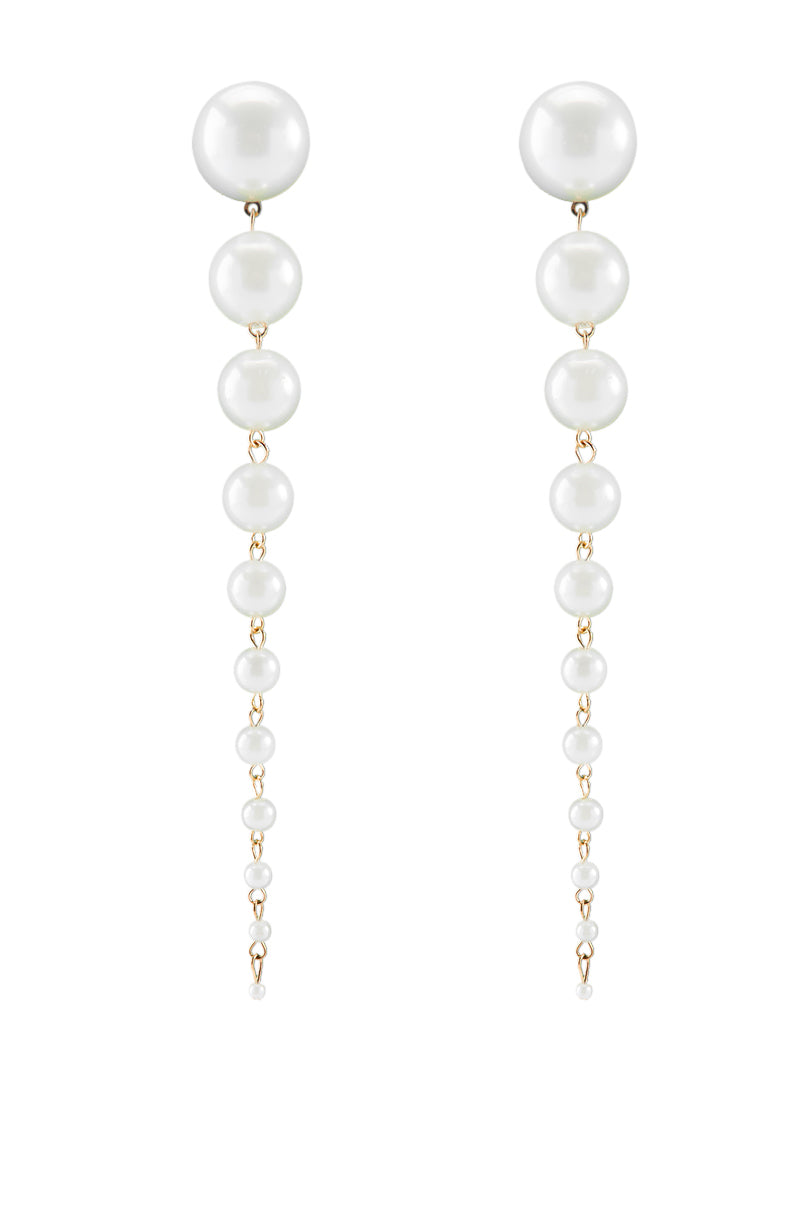 IT'S A LIFESTYLE PEARL EARRING