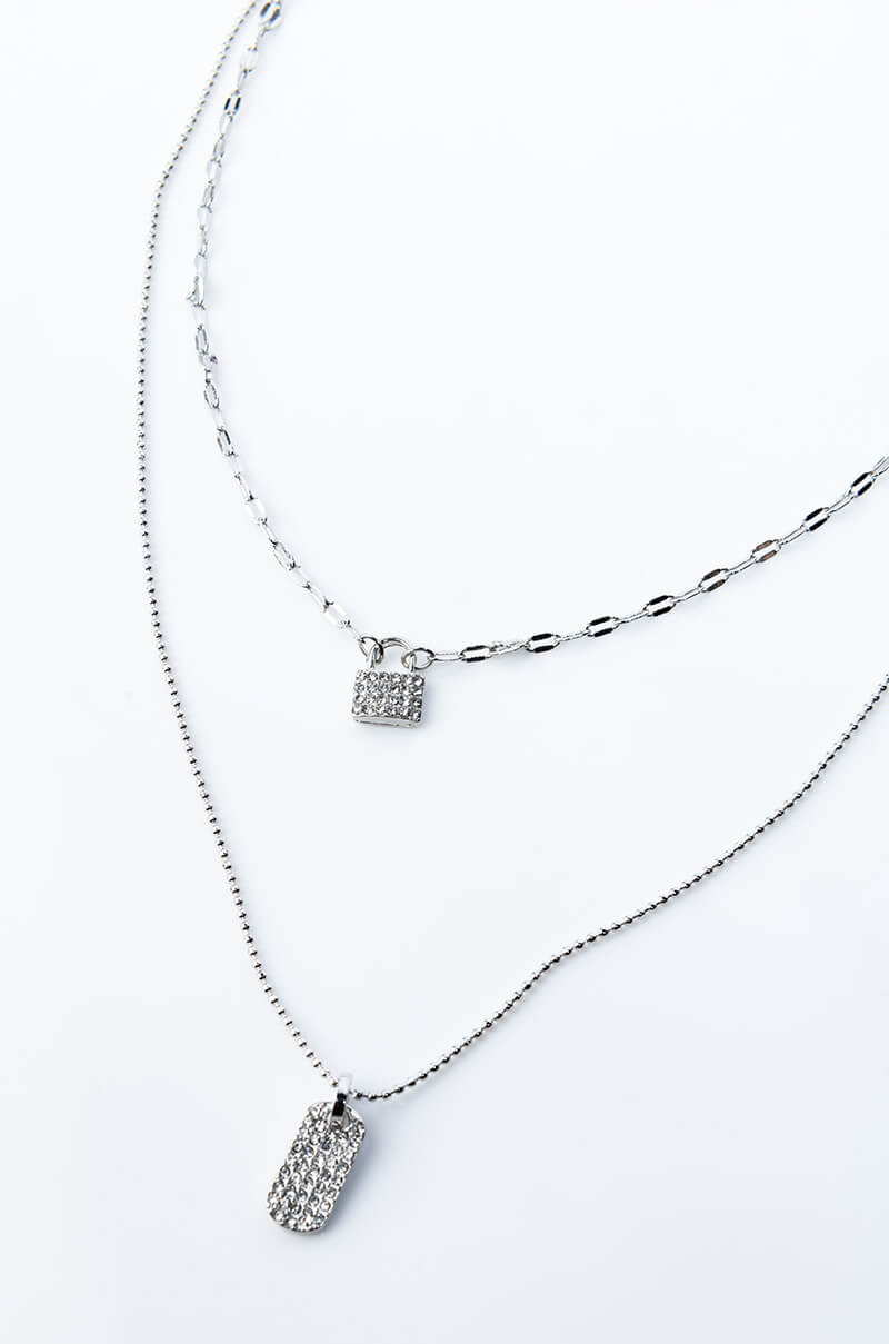 LIP LOCKED LAYERED NECKLACE