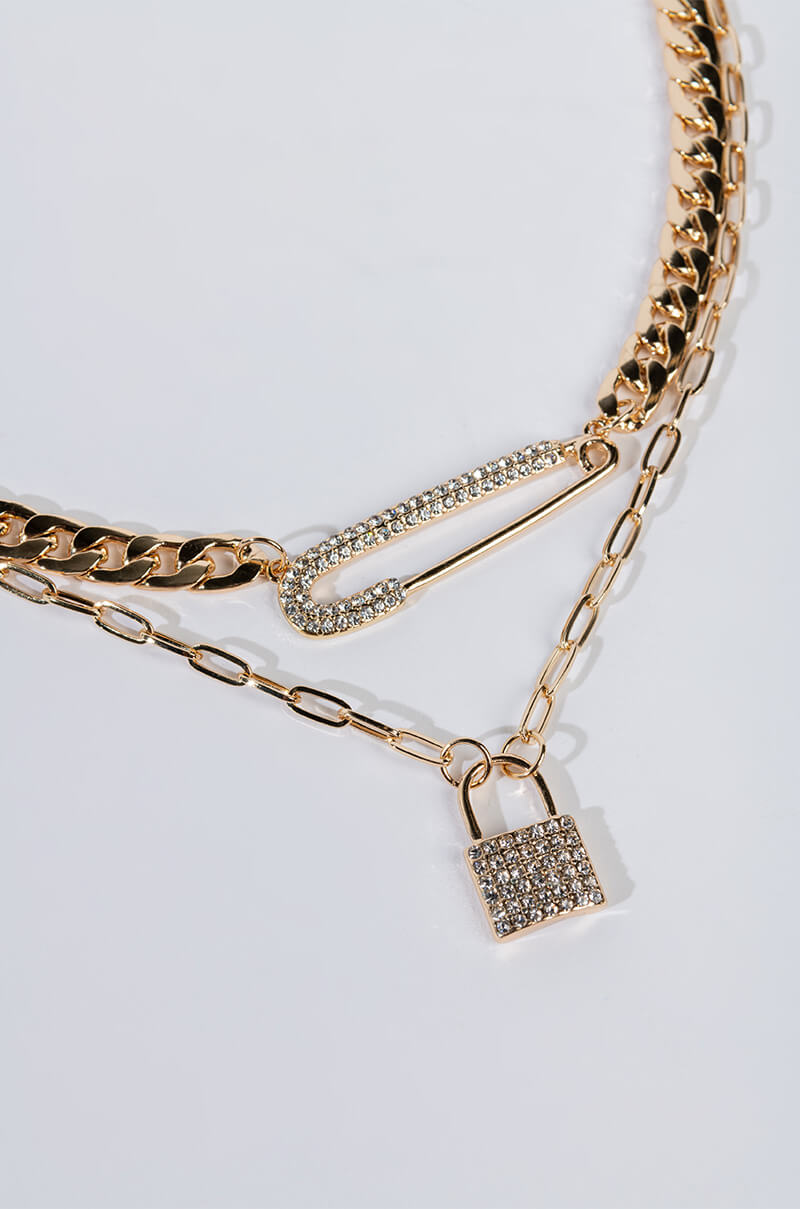 LOCKED IN NECKLACE SET