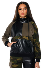 ONE AND ONLY COLORBLOCK SWEATSHIRT
