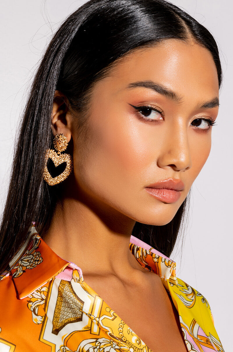 QUEEN OF HEARTS TEXTURED GOLD EARRINGS