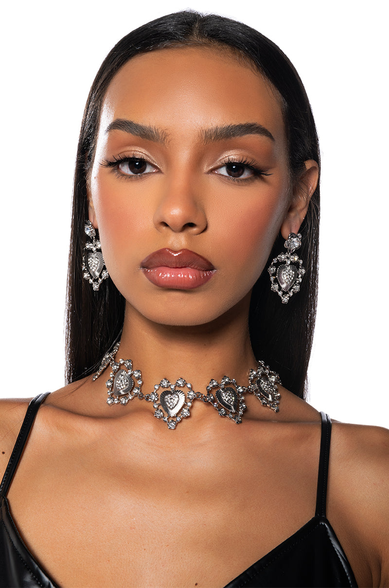 QUEENDOM EARRING